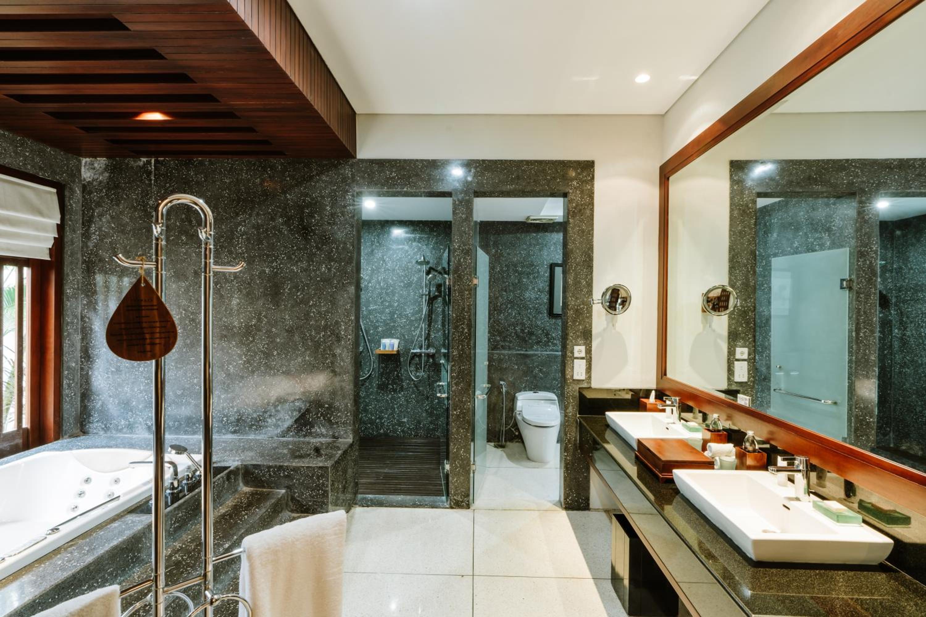 Three-Bedroom Royal Courtyard Villa (Courtyard Villa - Independent Building across the street)
