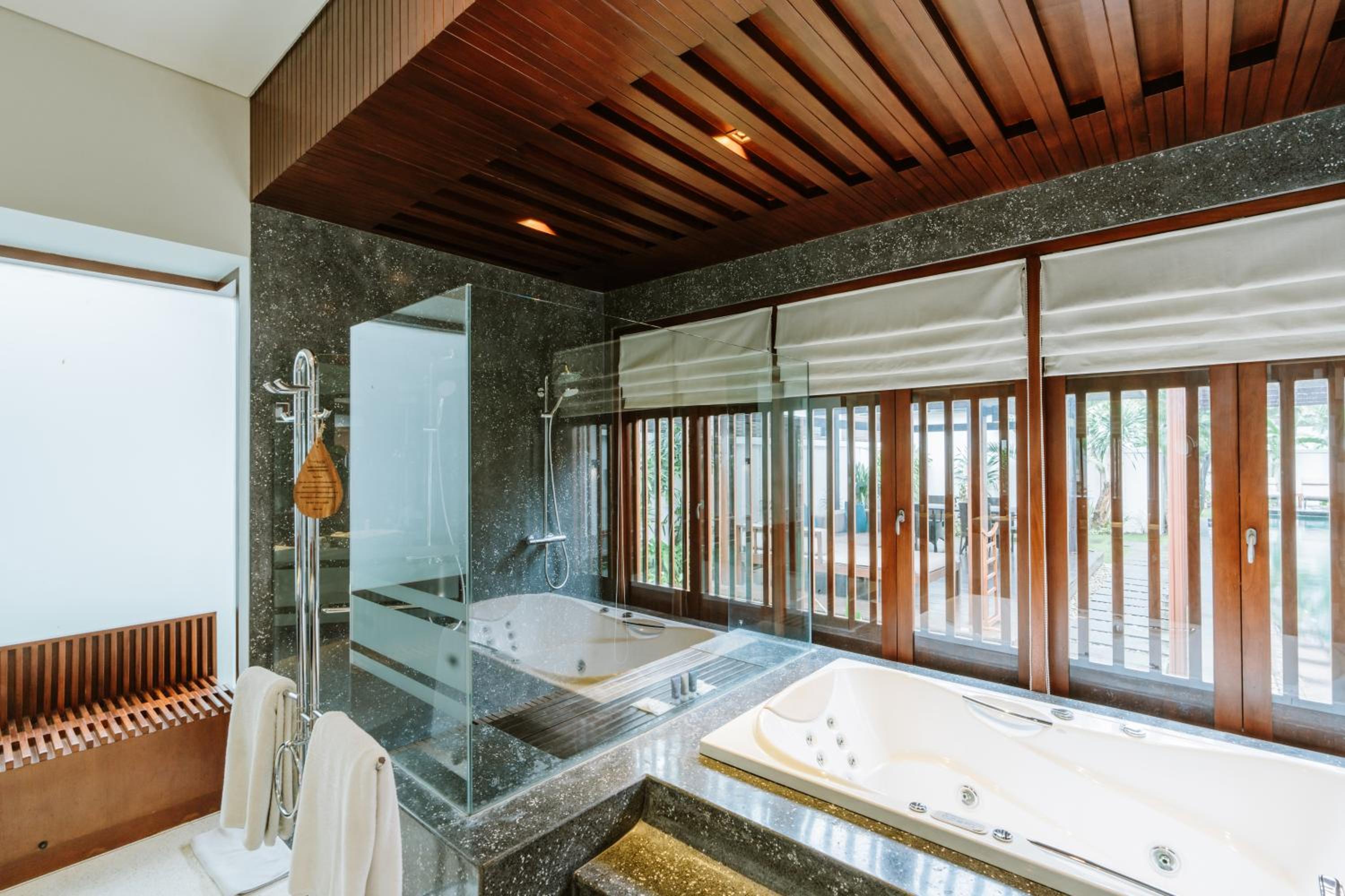 Three-Bedroom Royal Courtyard Villa (Courtyard Villa - Independent Building across the street) thumbnail 6