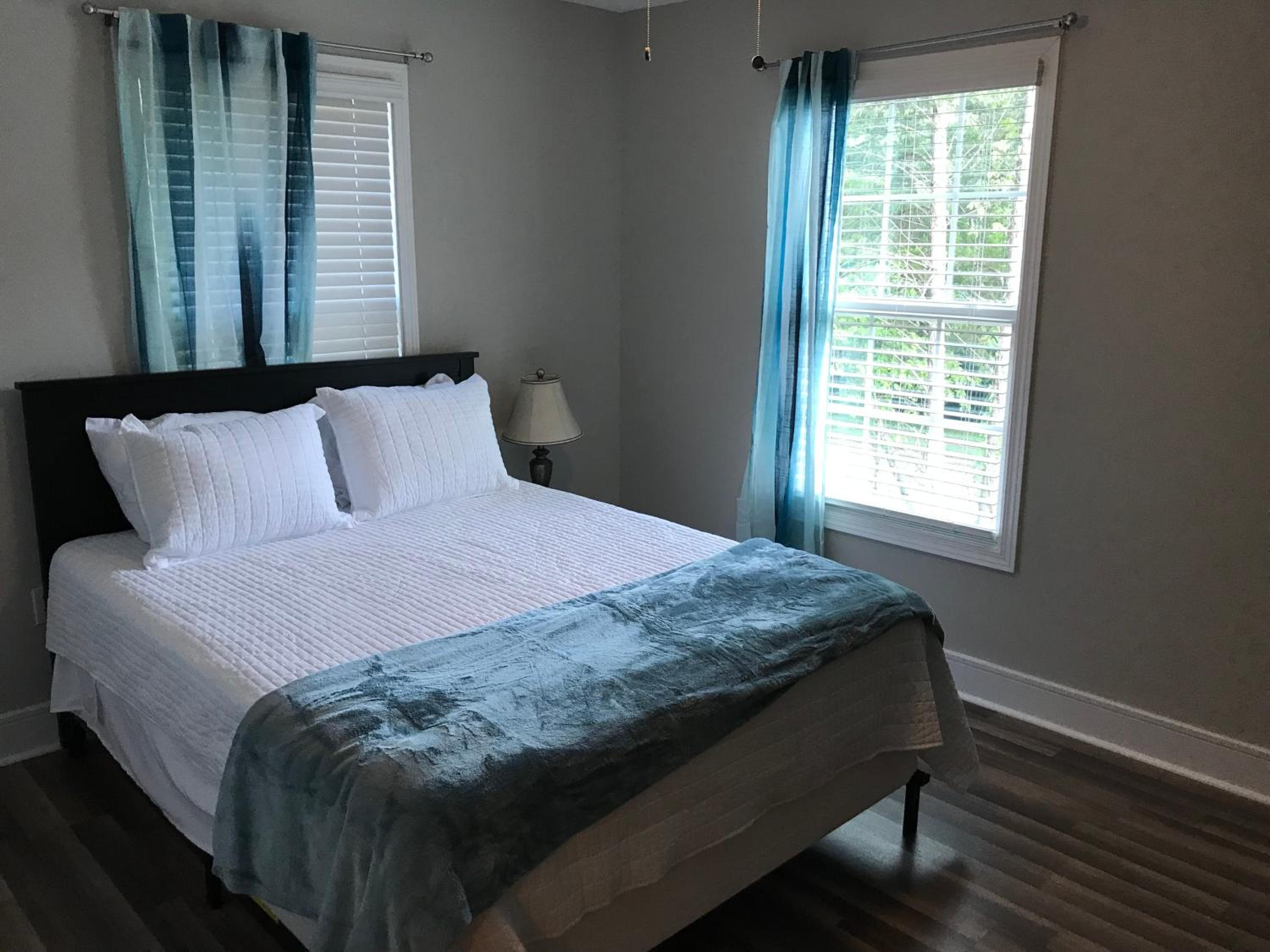 Three-Bedroom House photo 2