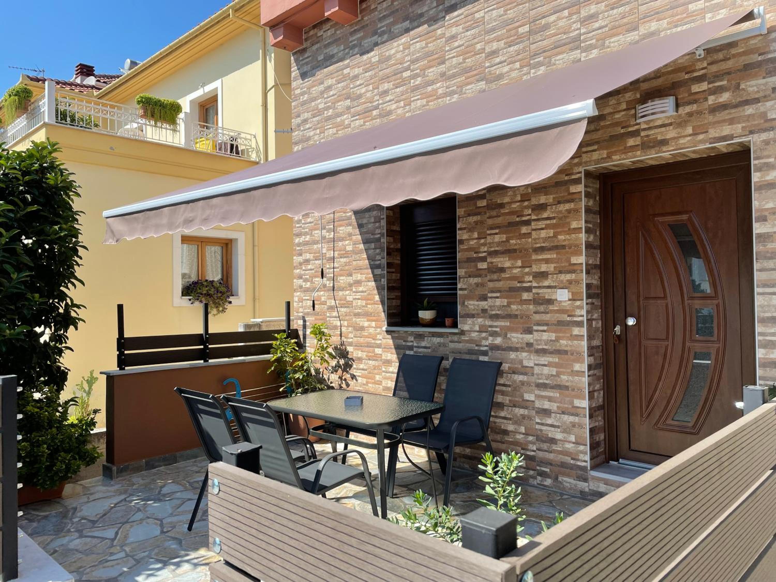 Two-Bedroom House - Photo 27