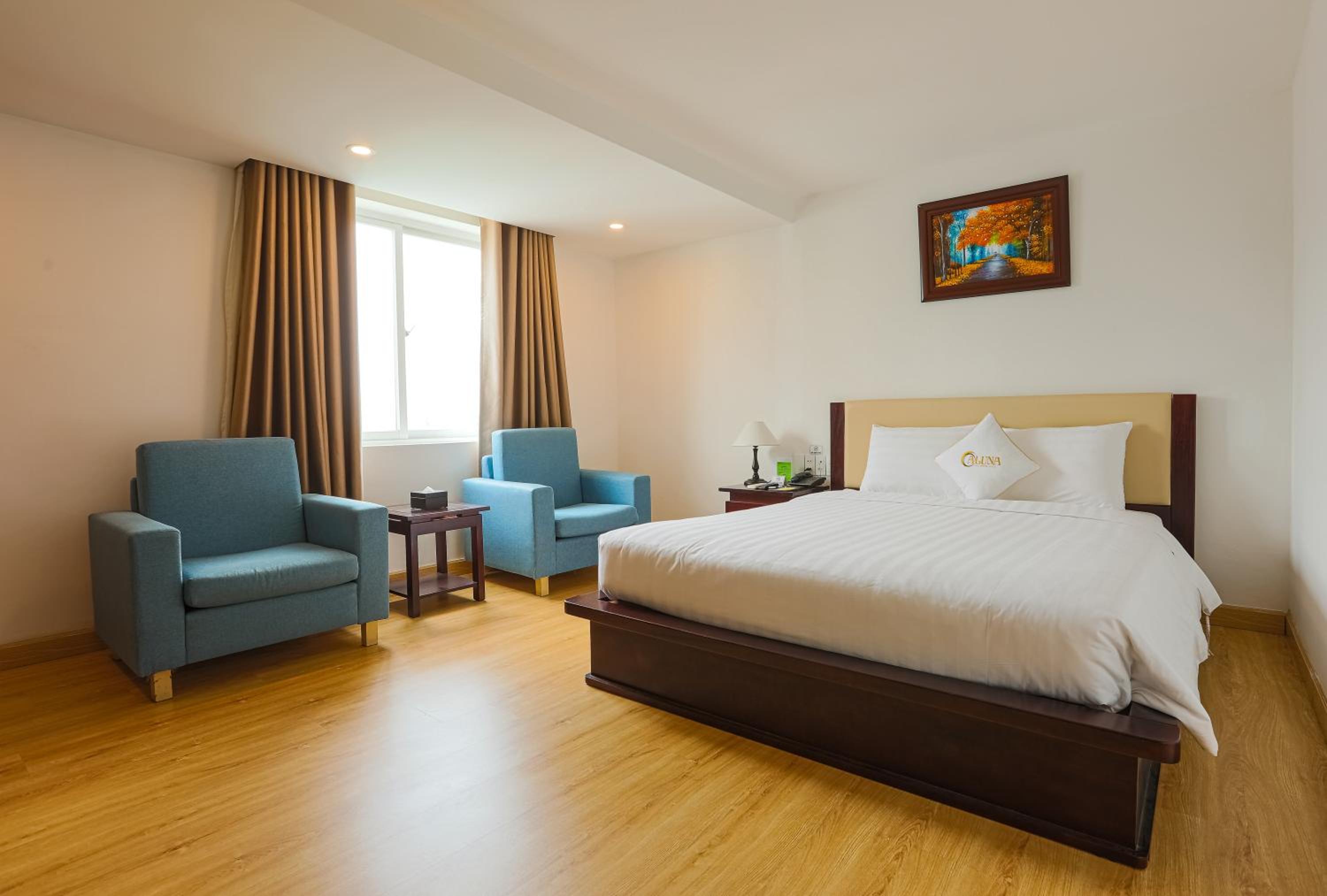 Deluxe Suite photo 2