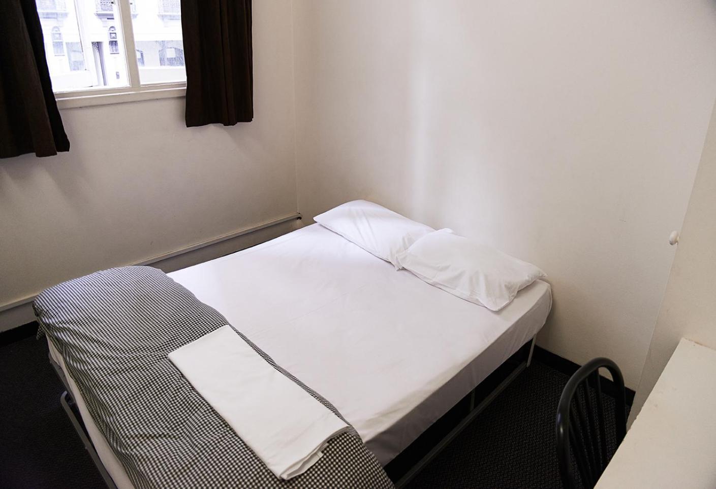 Double Room with Shared Bathroom photo 1