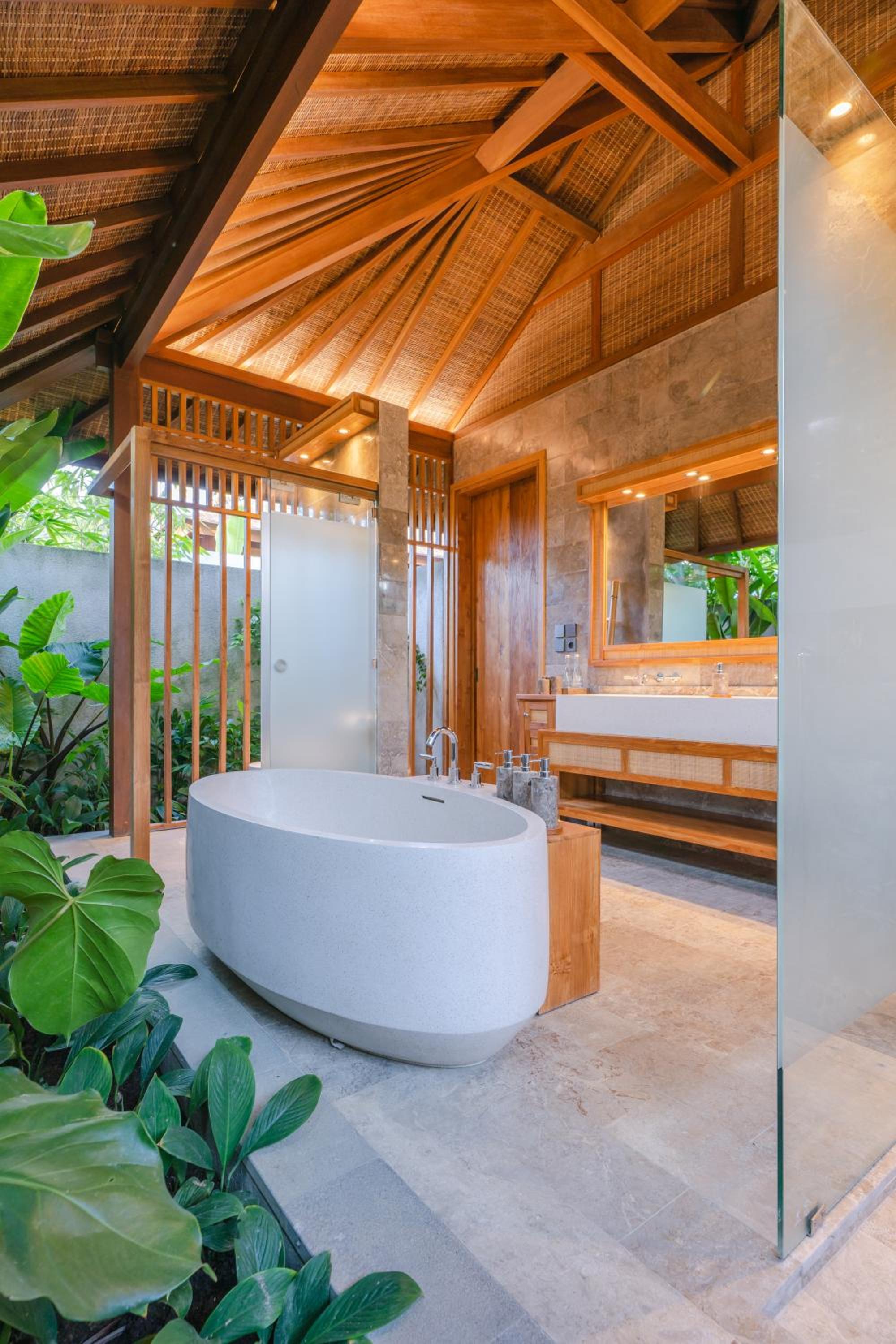 One-Bedroom Pool Villa With Free Daily Luxury Spa Treatment - Photo 2