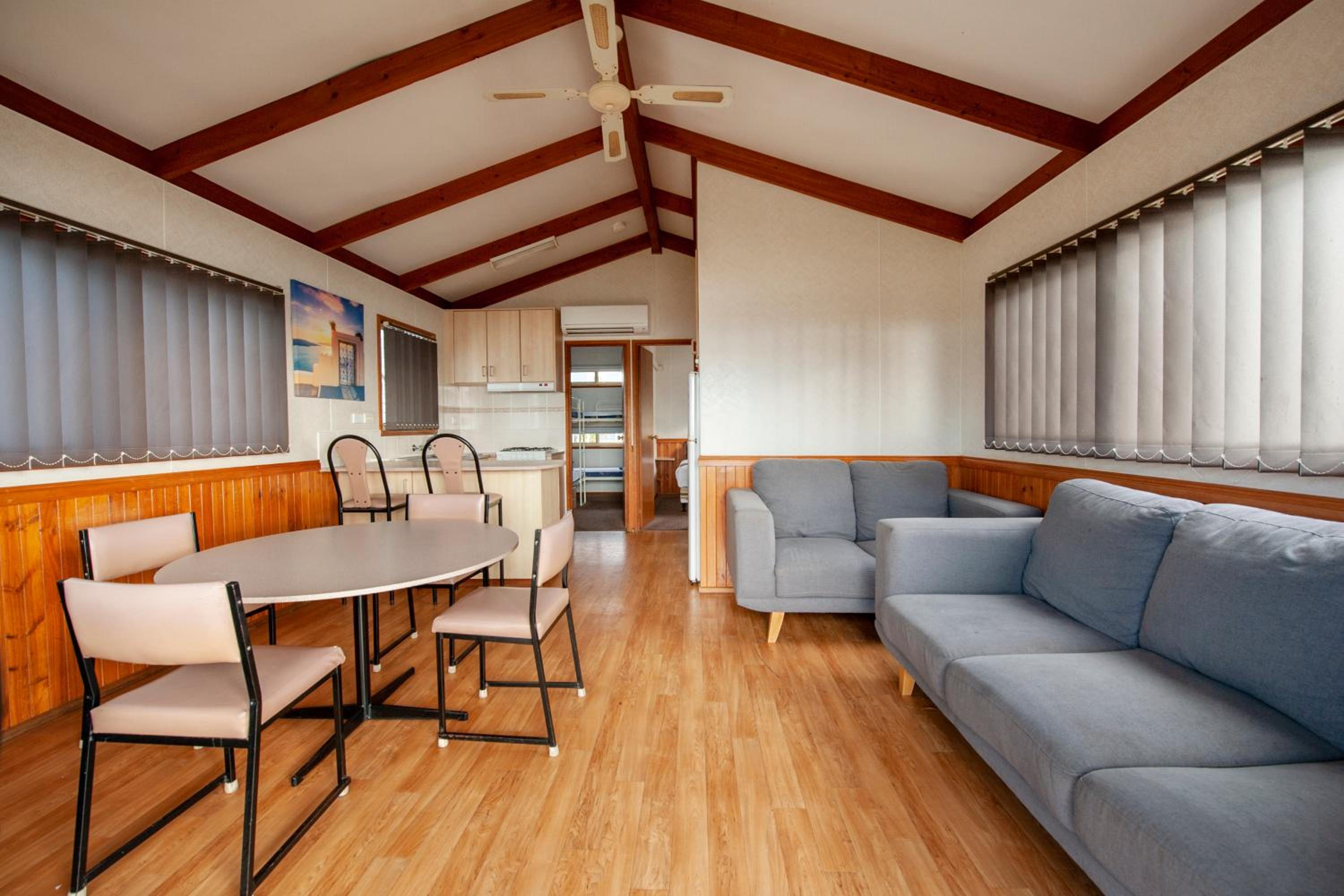 Family Room with Sea View - Photo 3