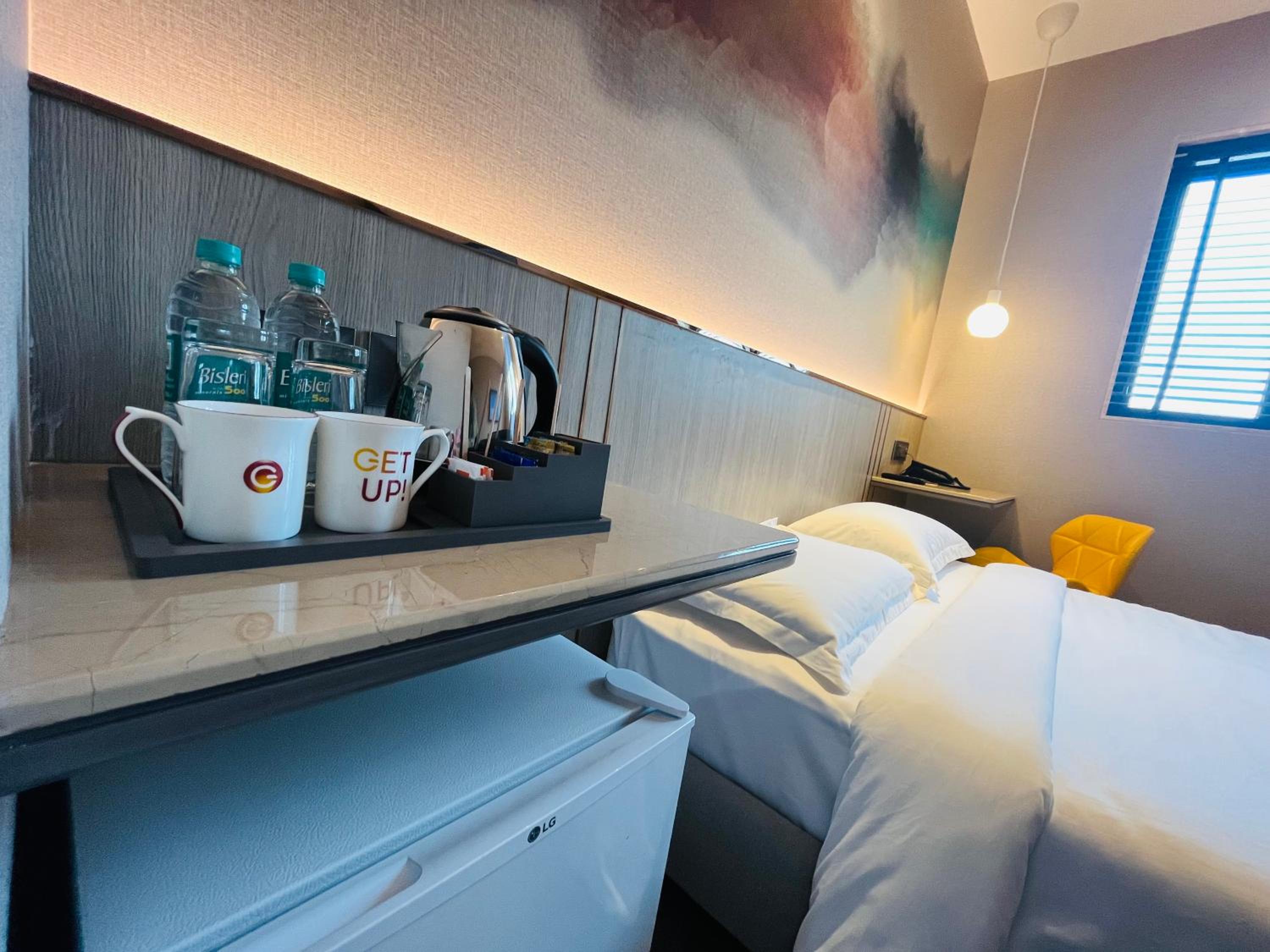 Luxe Queen Room - Photo 26