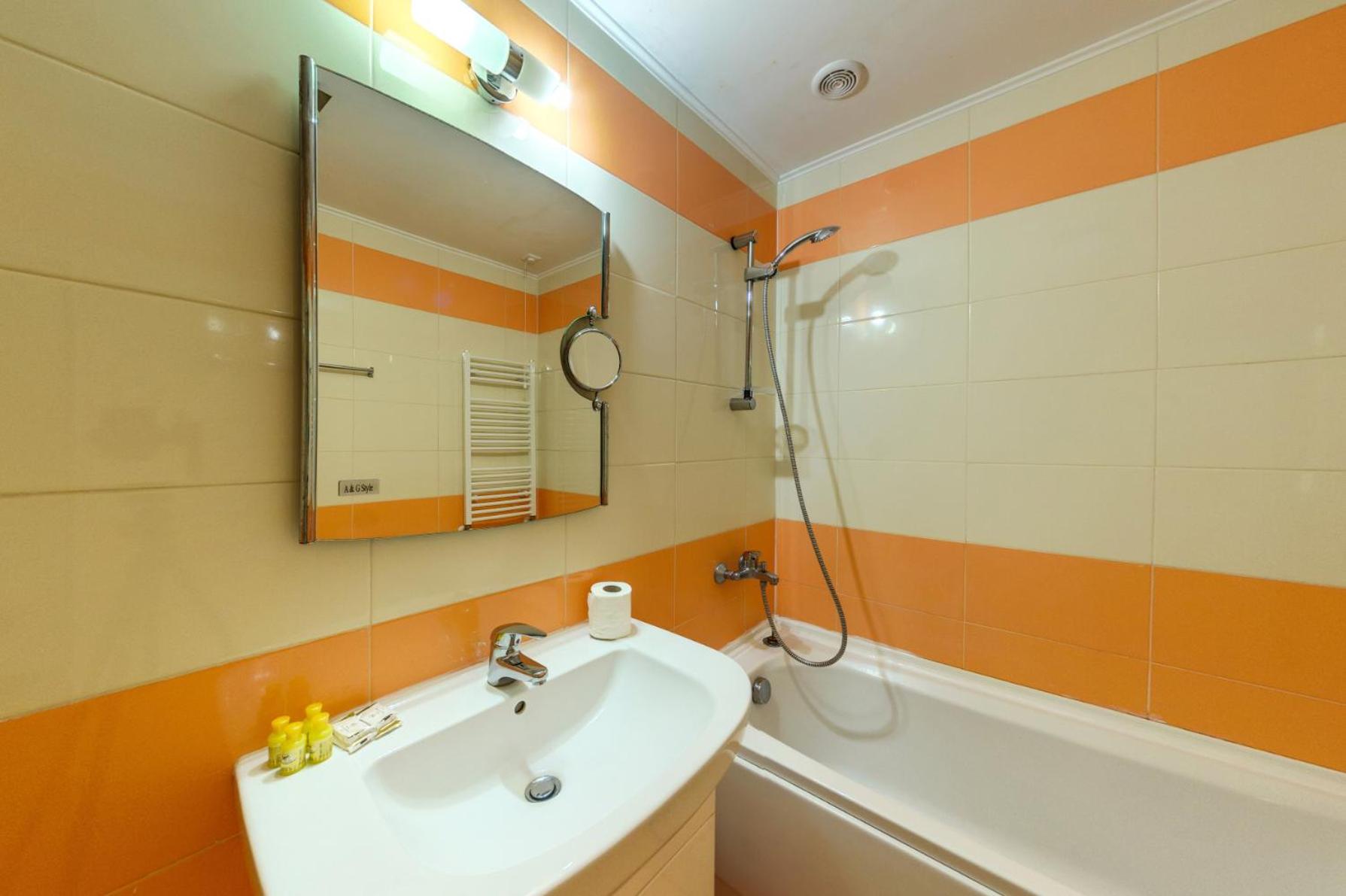 Double or Twin Room with Balcony photo 1