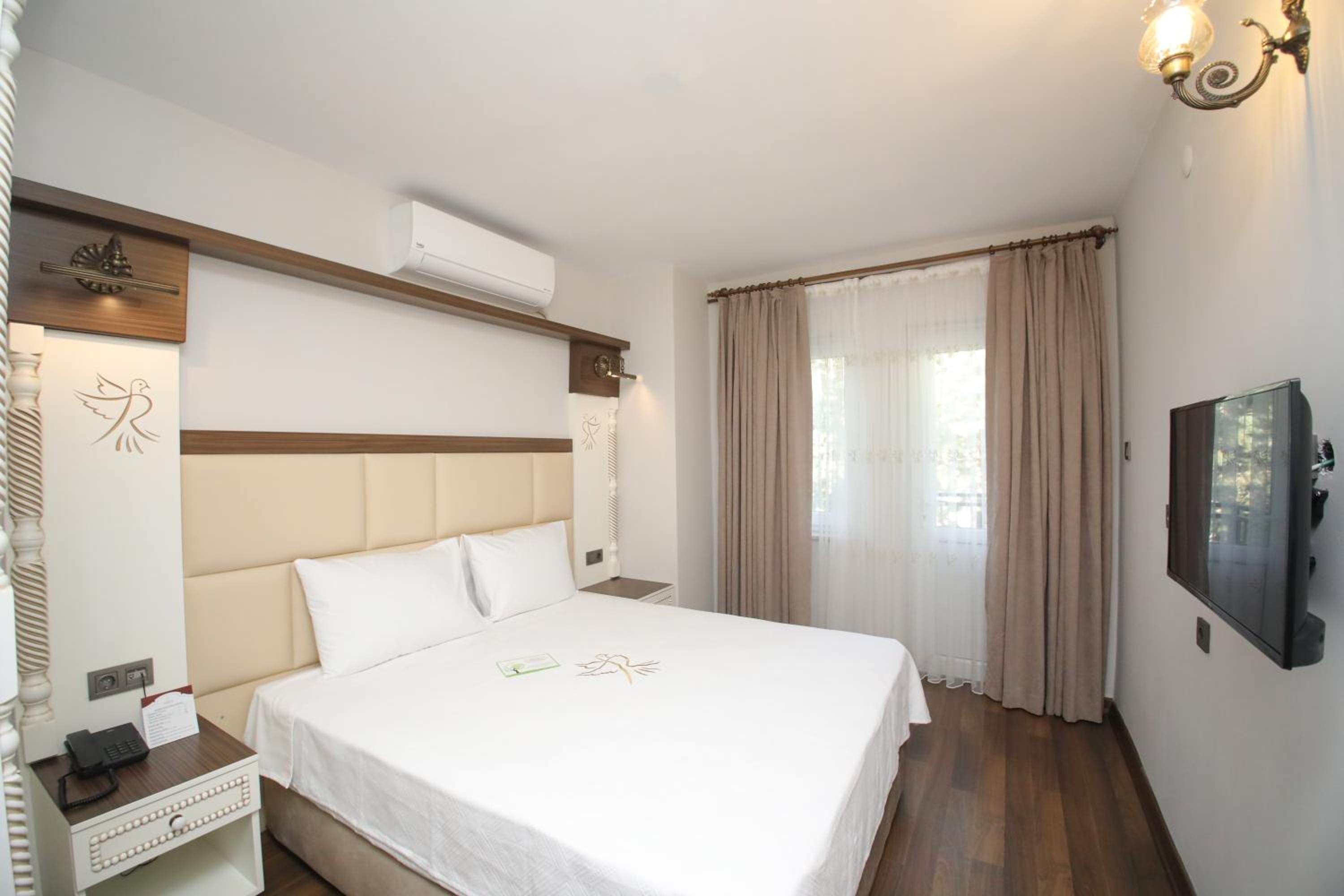 Standard Double Room - Photo 3