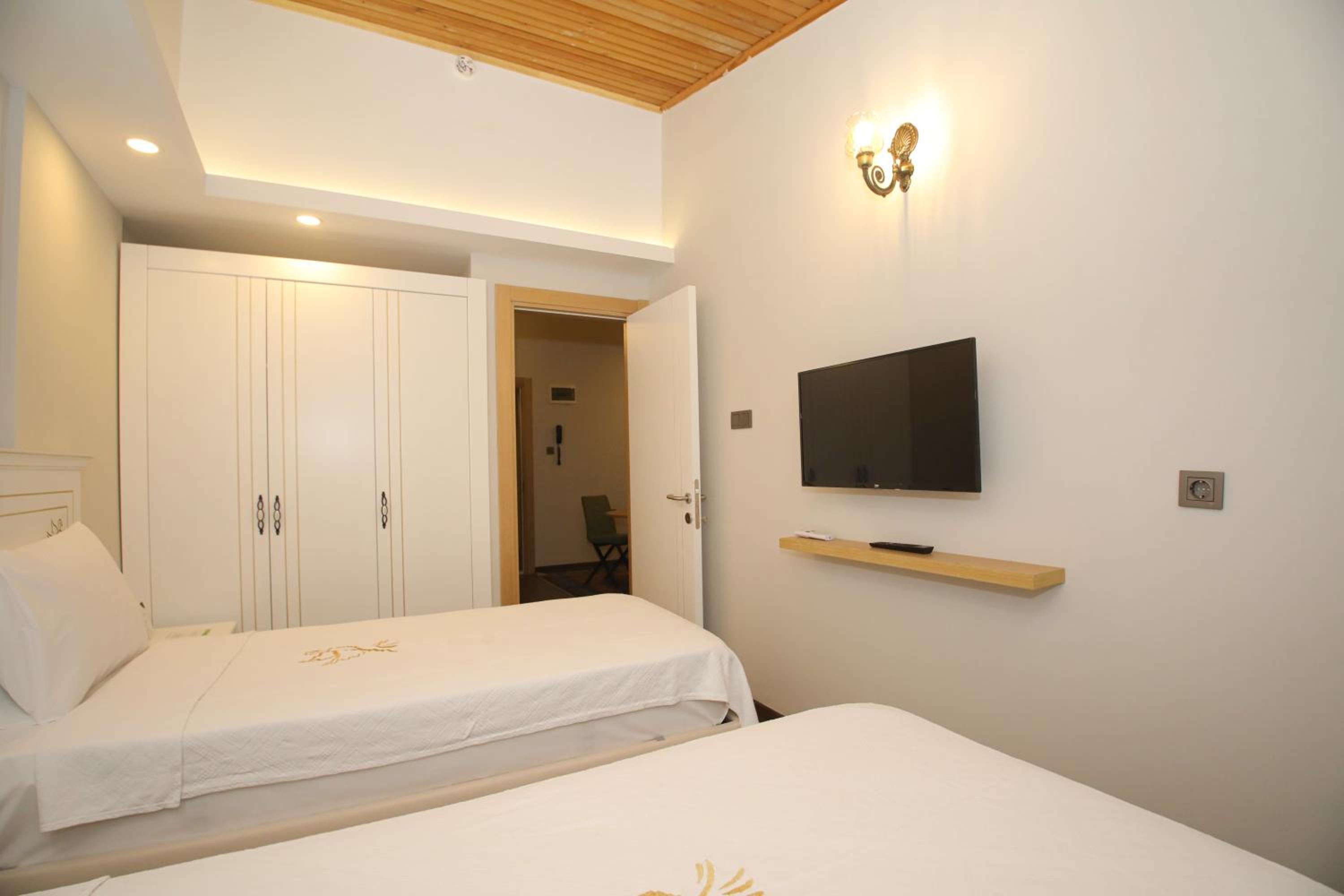 Standard Double Room - Photo 6