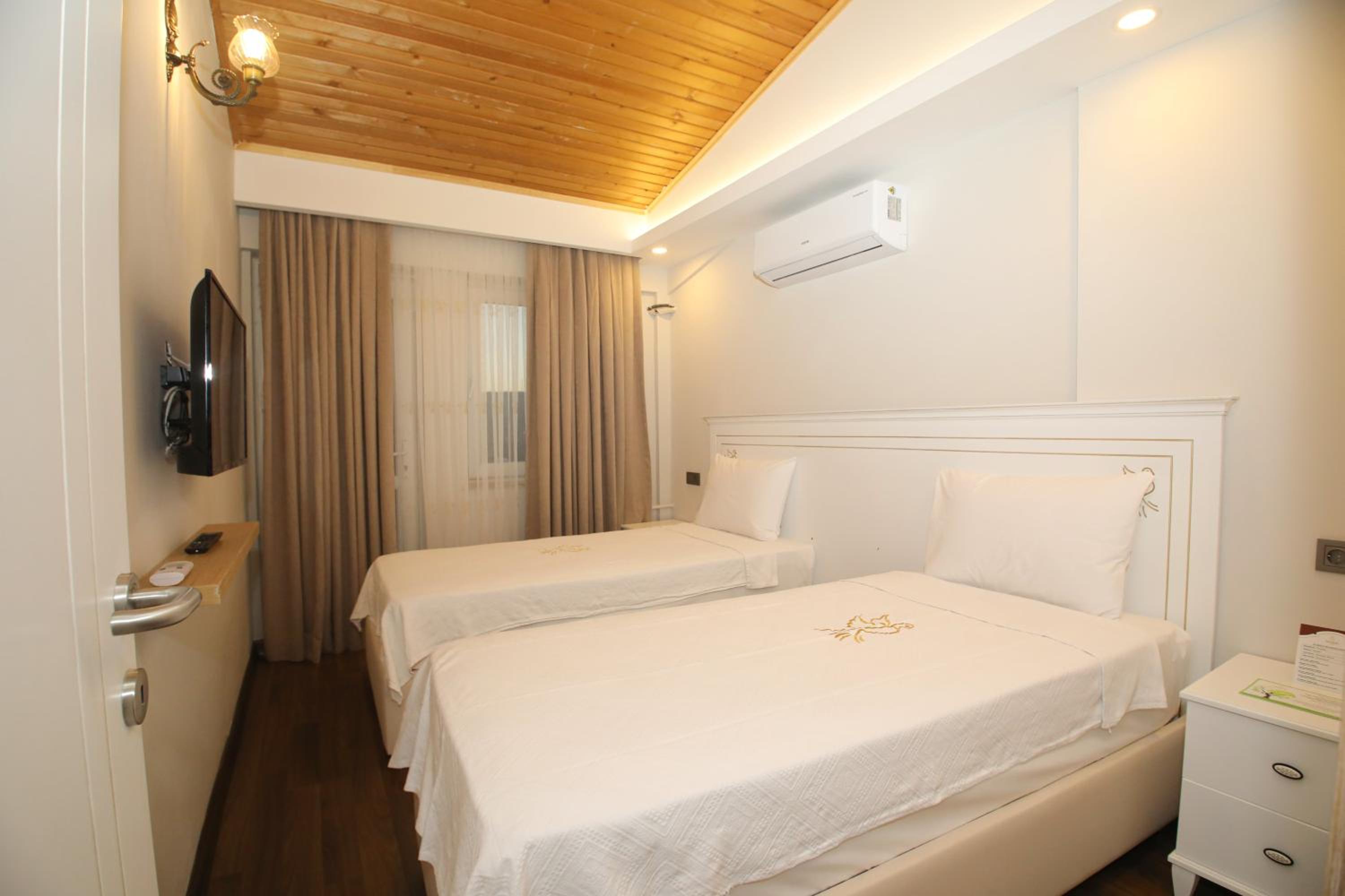 Standard Double Room - Photo 4