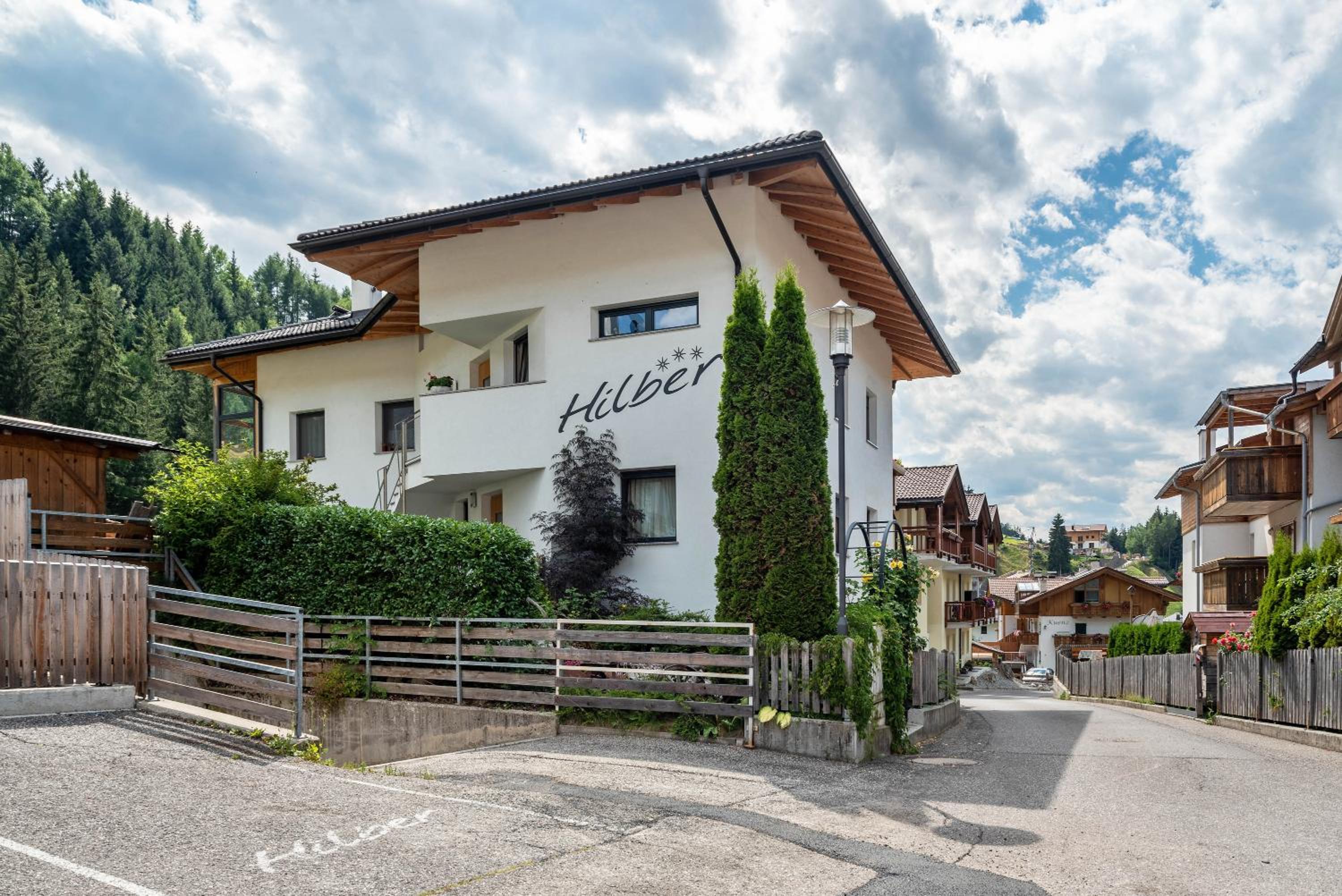 Two-Bedroom Deluxe Apartment with Garden View photo 3