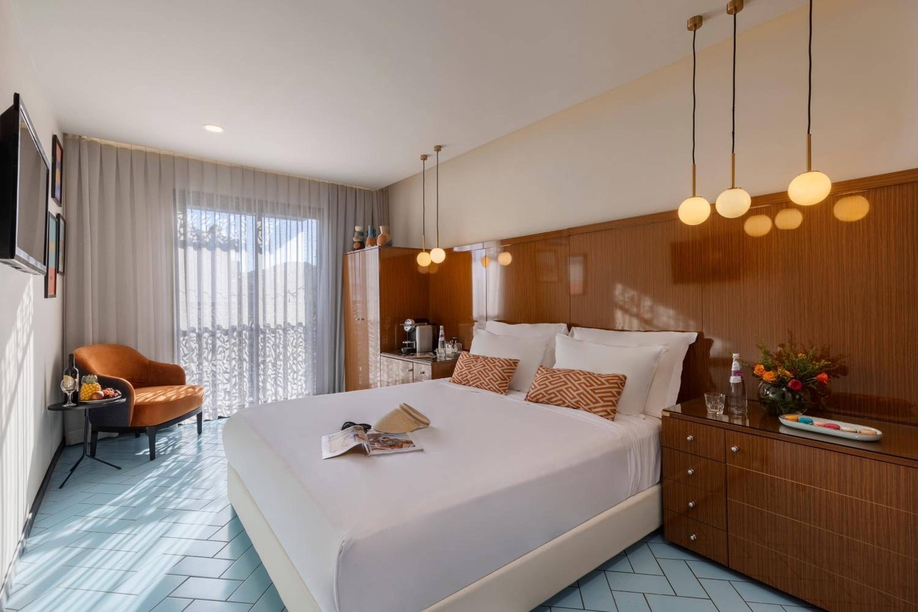Deluxe City View (2 Adults) - Photo 2