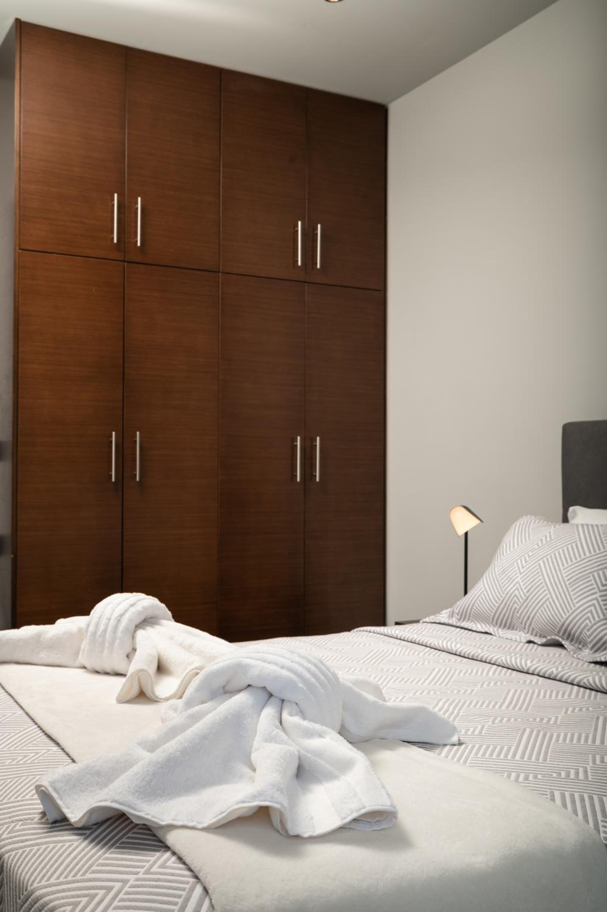 Luxury 3BD Maisonette with Jacuzzi and Sauna  photo 3