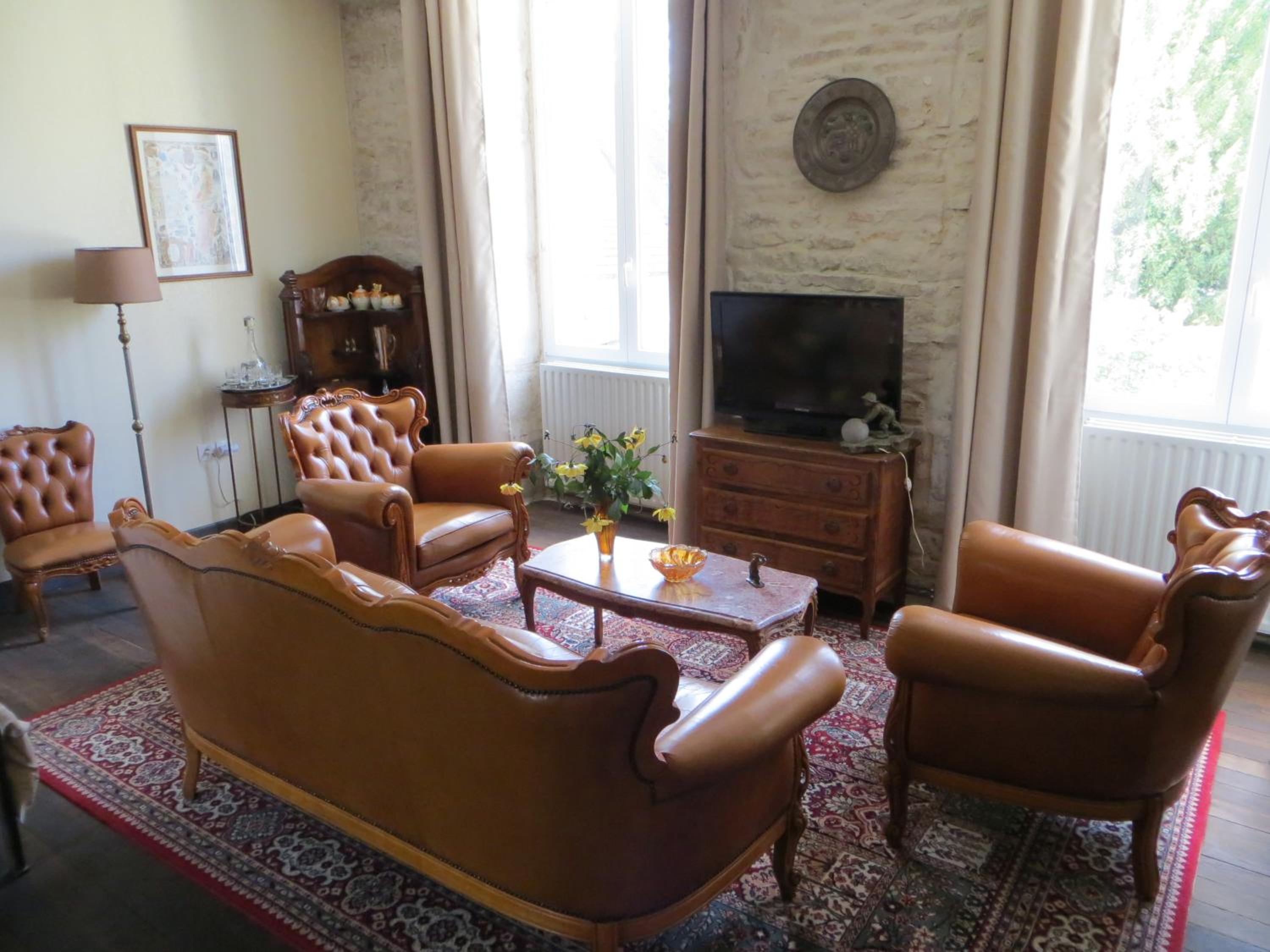 Deluxe Family Room photo 1