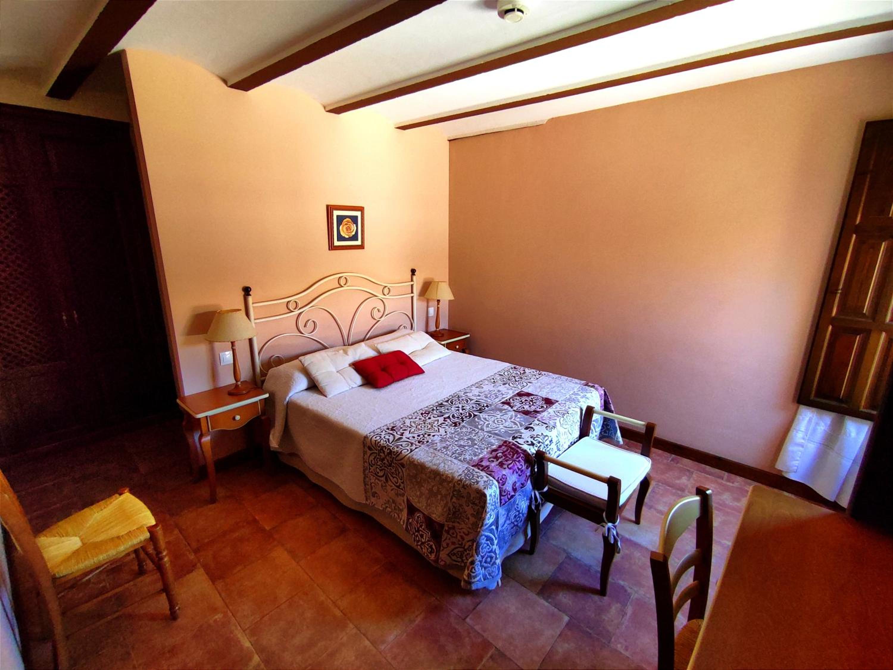 Double Room - Photo 8