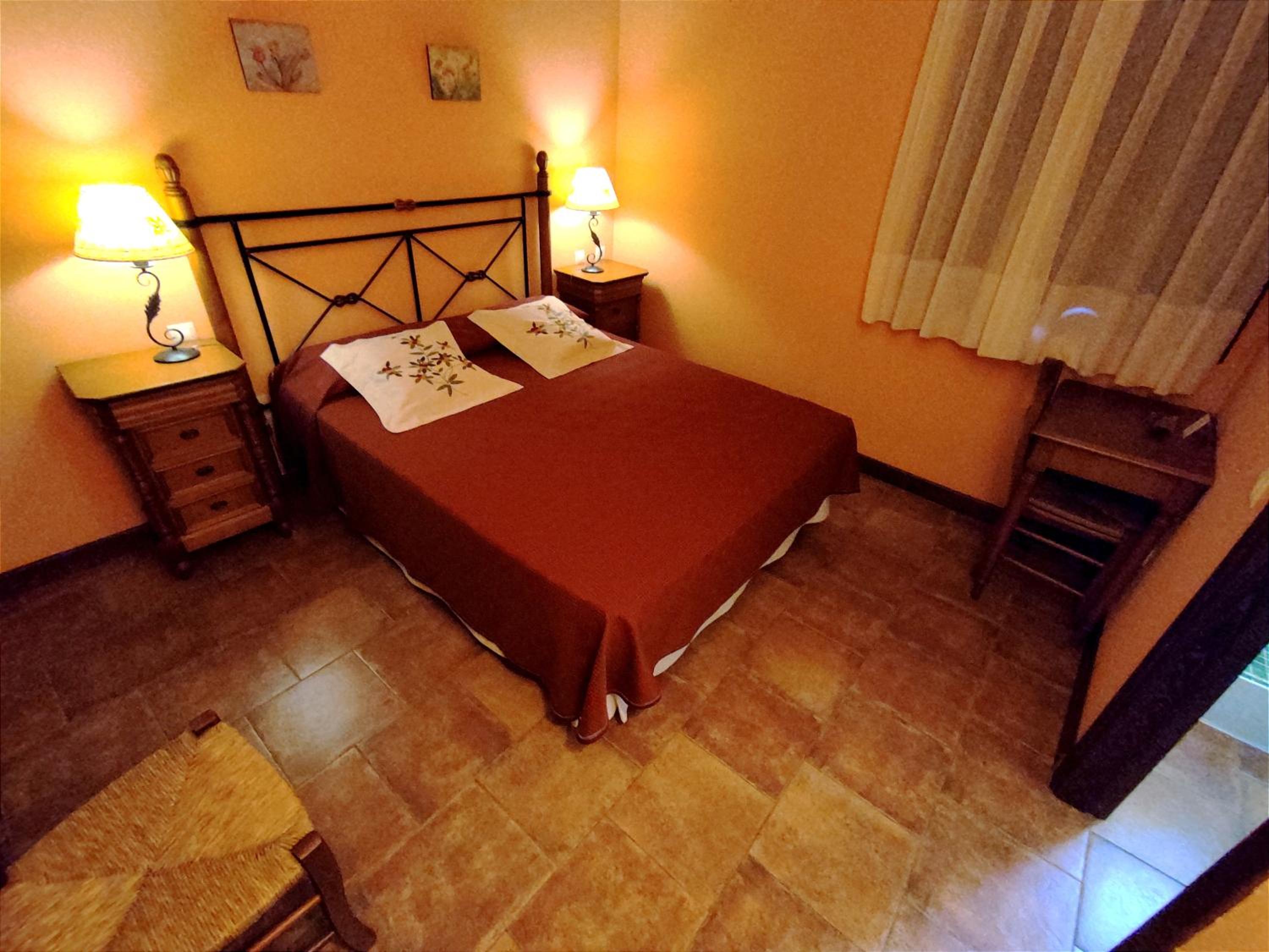 Double Room - Photo 9