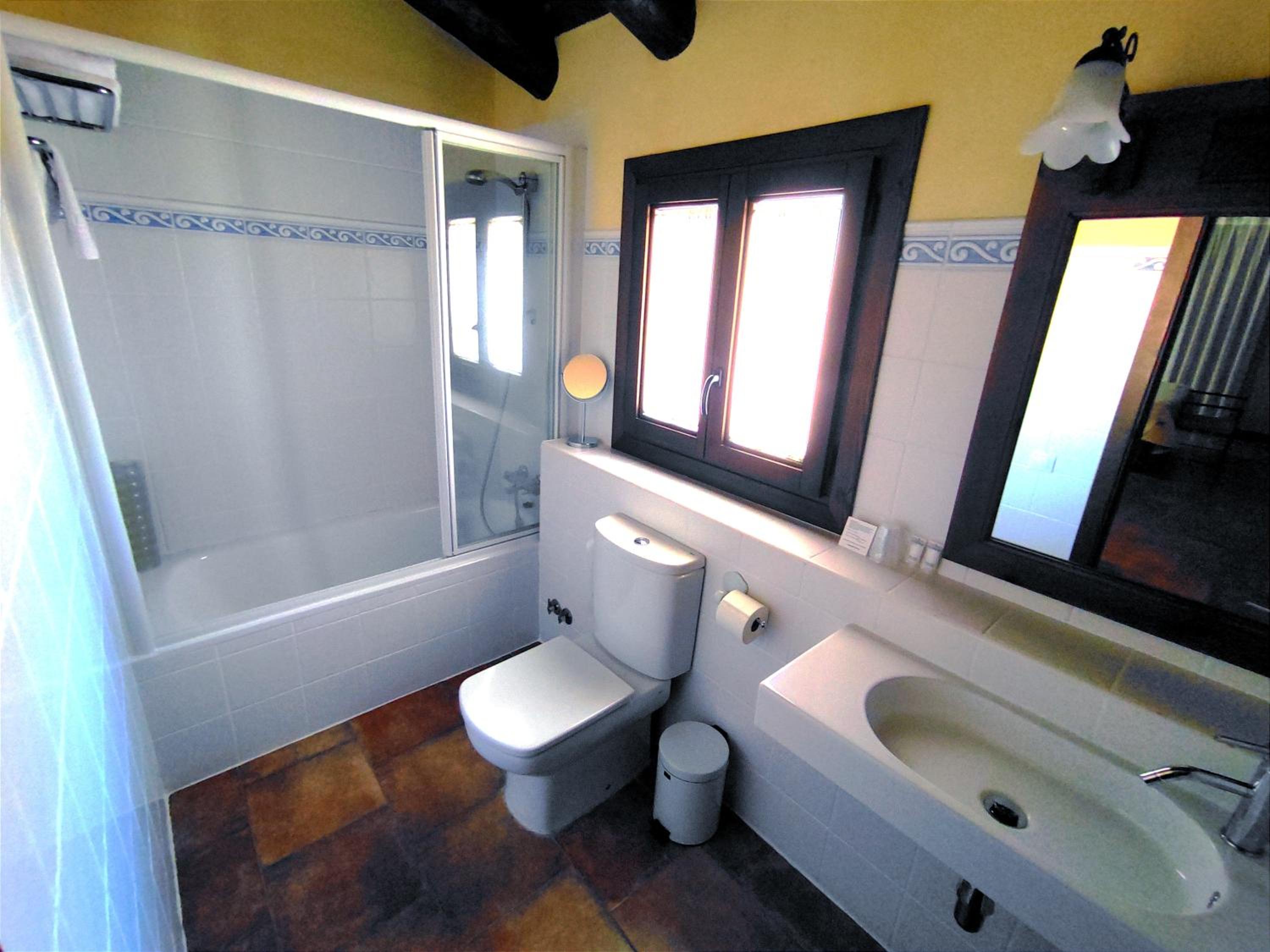 Superior Double Room - Photo 9