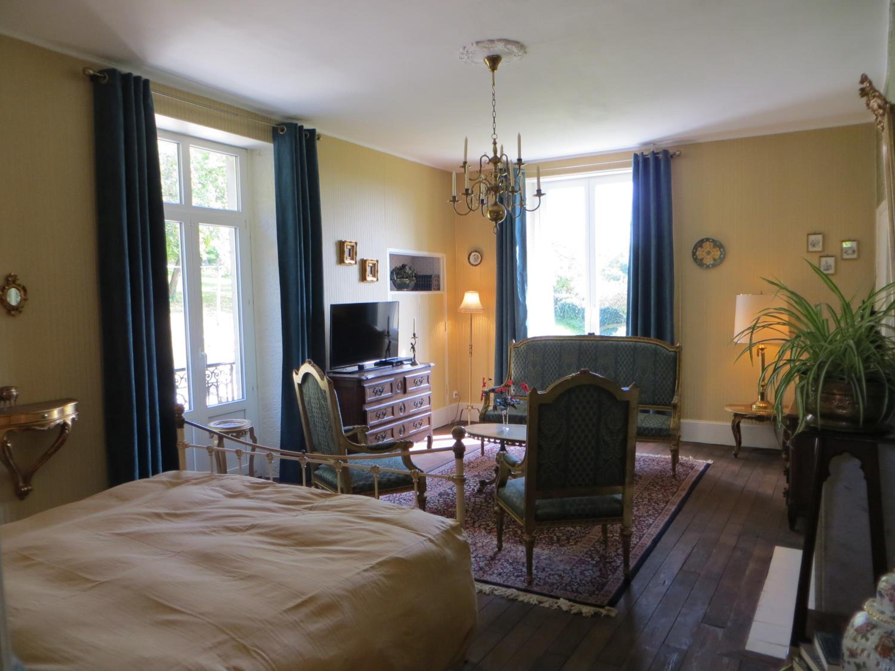 Deluxe Queen Room photo 3