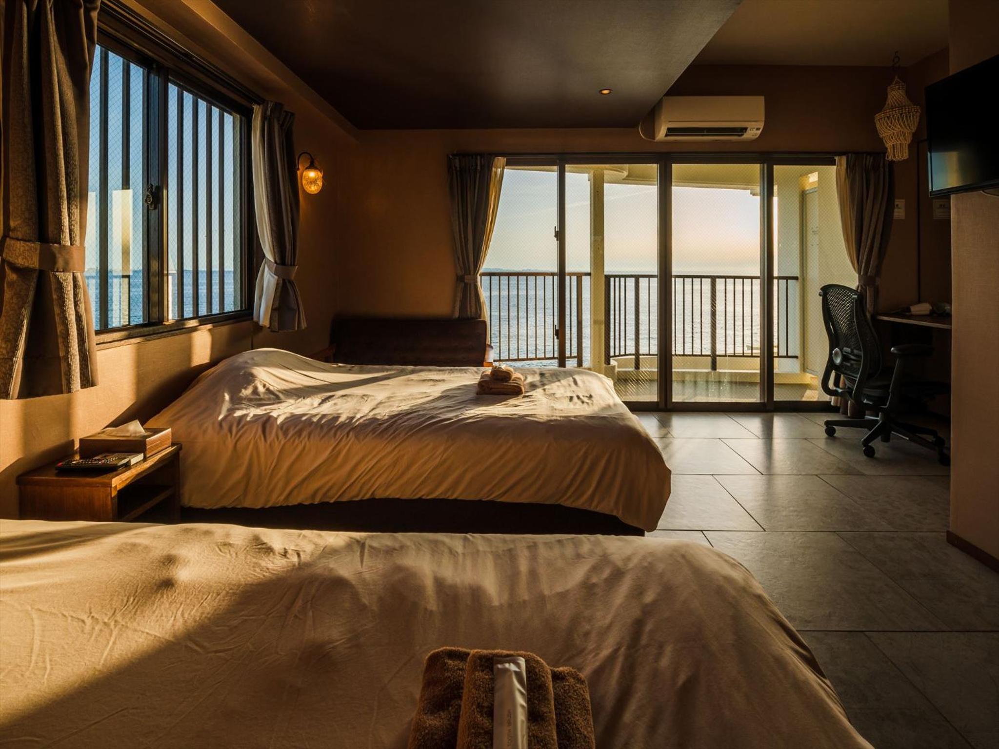 Standard Twin Room with Sea View photo 2