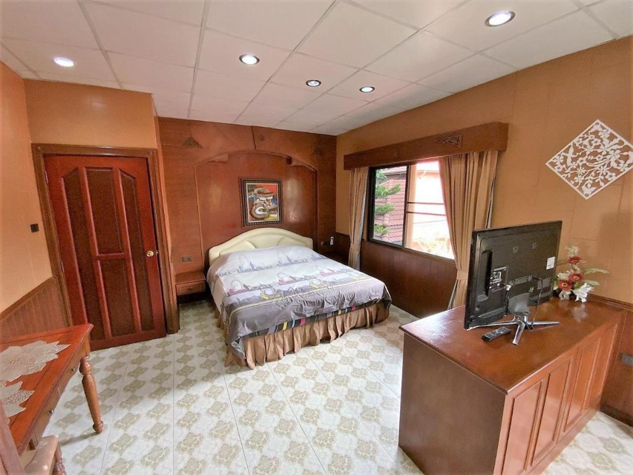 One-Bedroom Suite photo 3