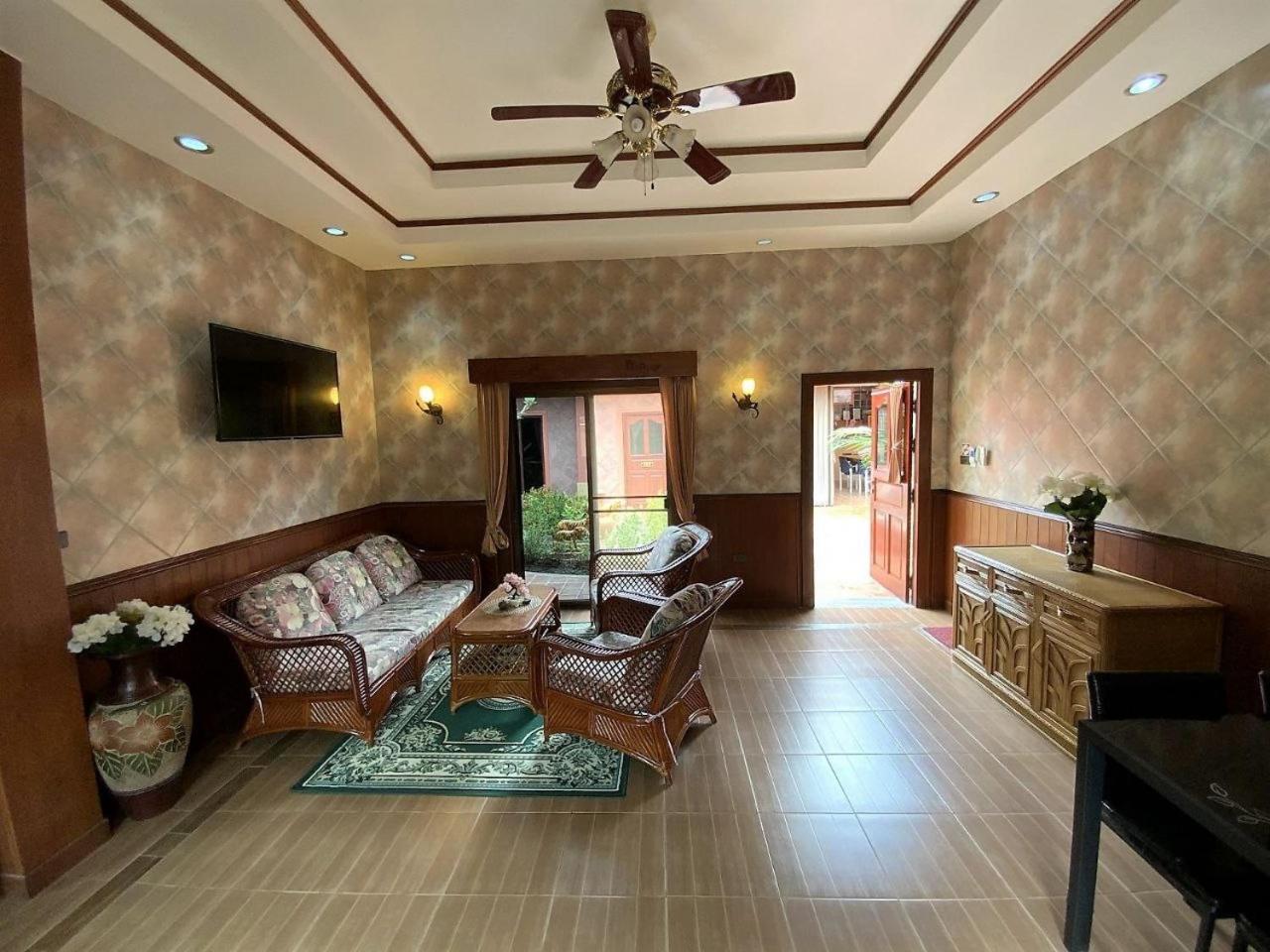 One-Bedroom Suite photo 1