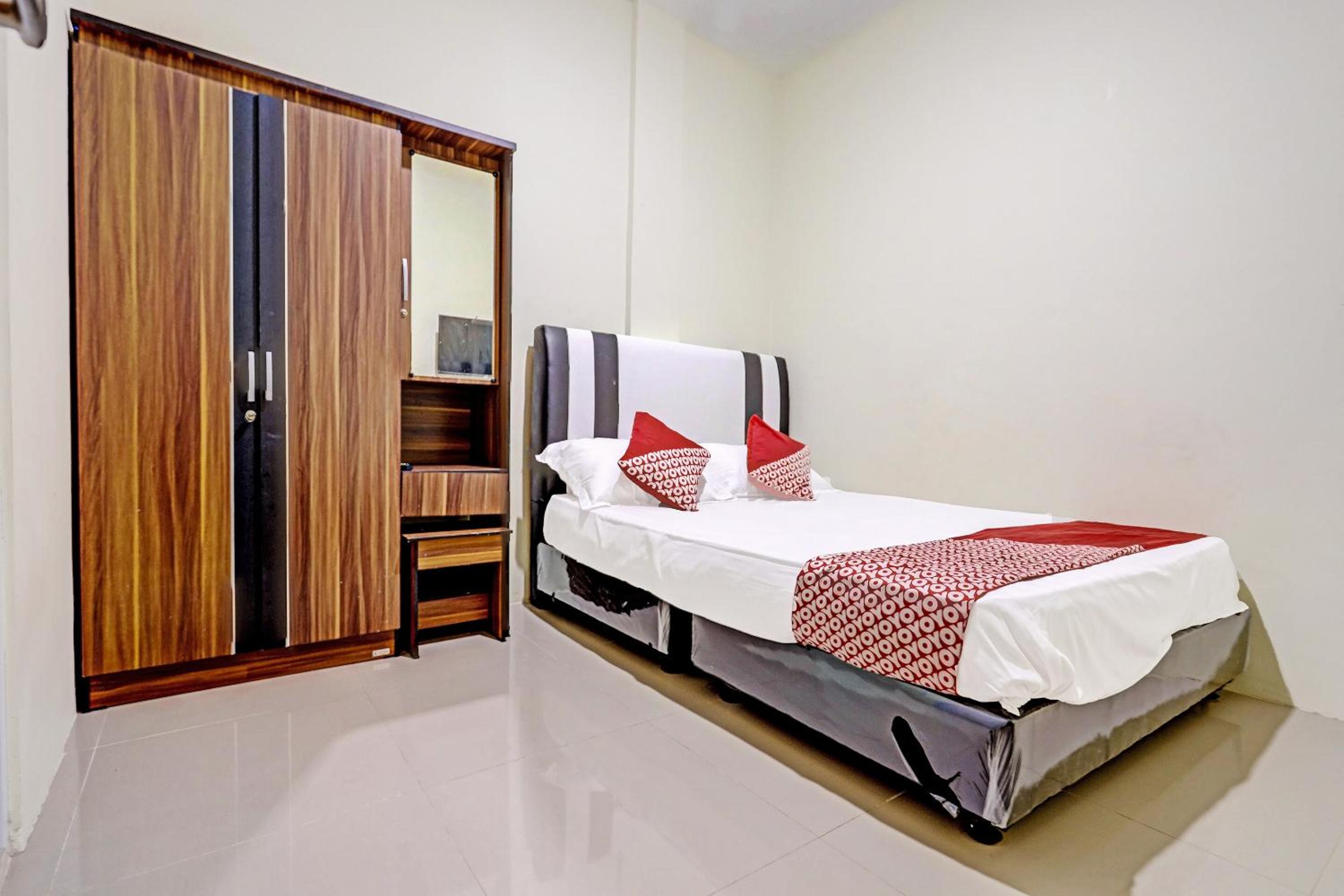 Budget Double Room - Photo 5