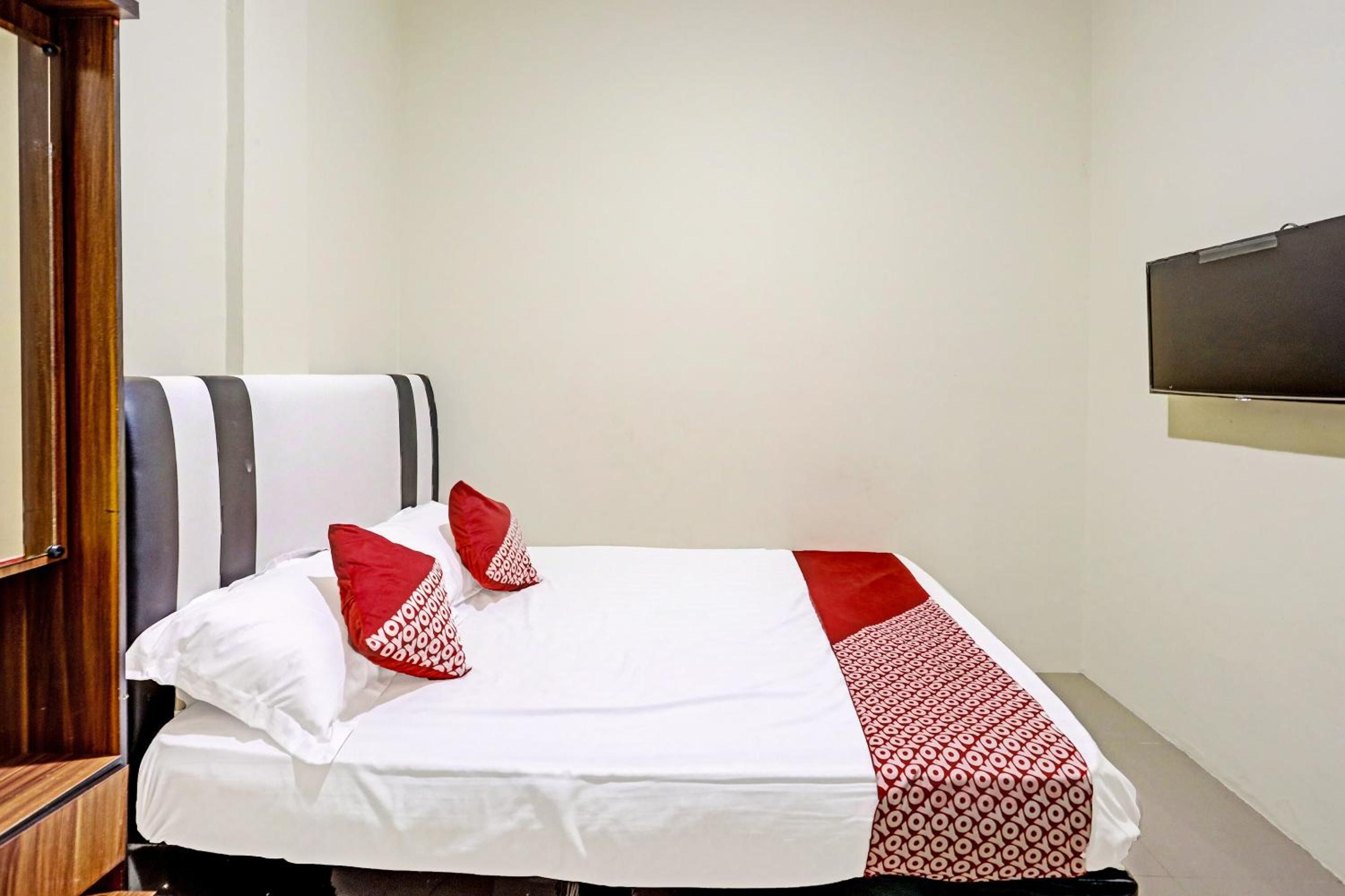 Budget Double Room - Photo 3