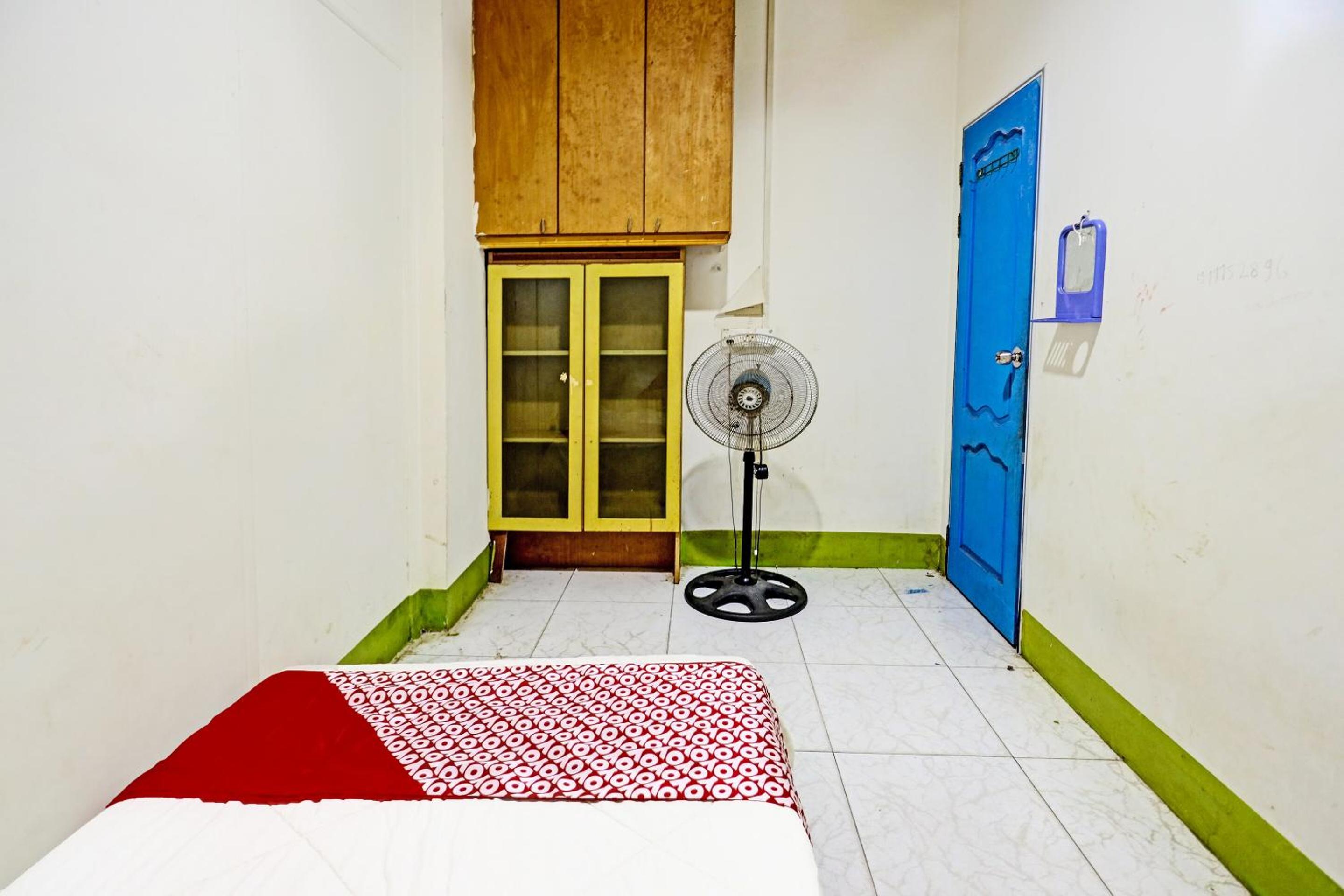 Small Single Room photo 1