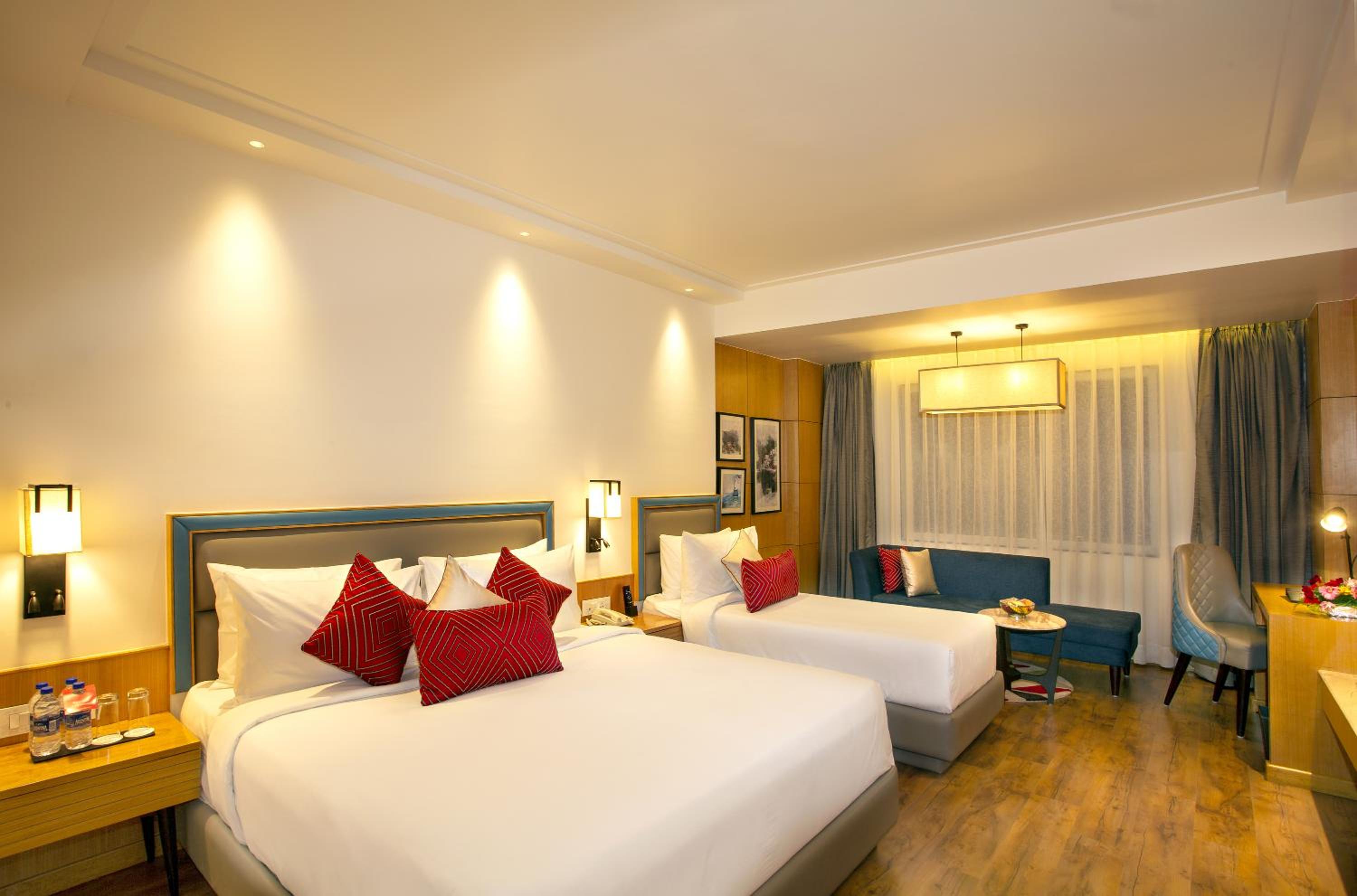 1 King Bed and 1 Single Bed, Non-Smoking - Photo 3