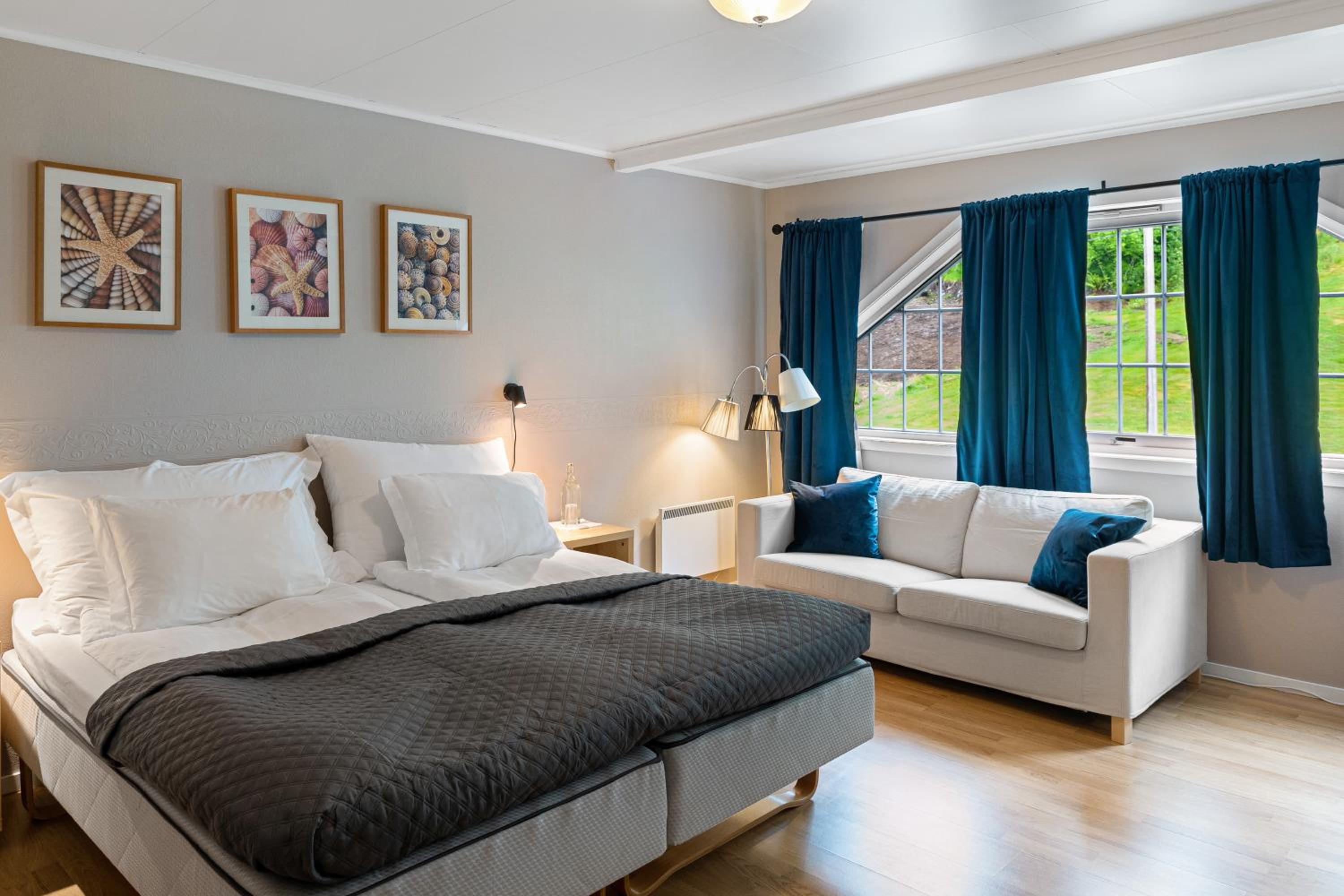 Deluxe Double Room with Shower photo 1