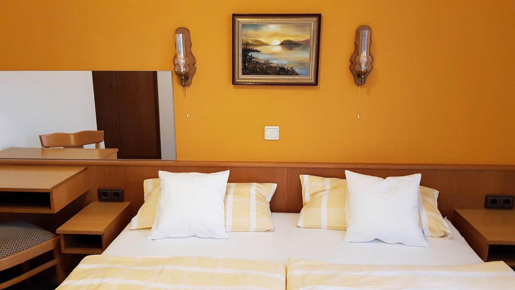 Double Room with Private Bathroom photo 1