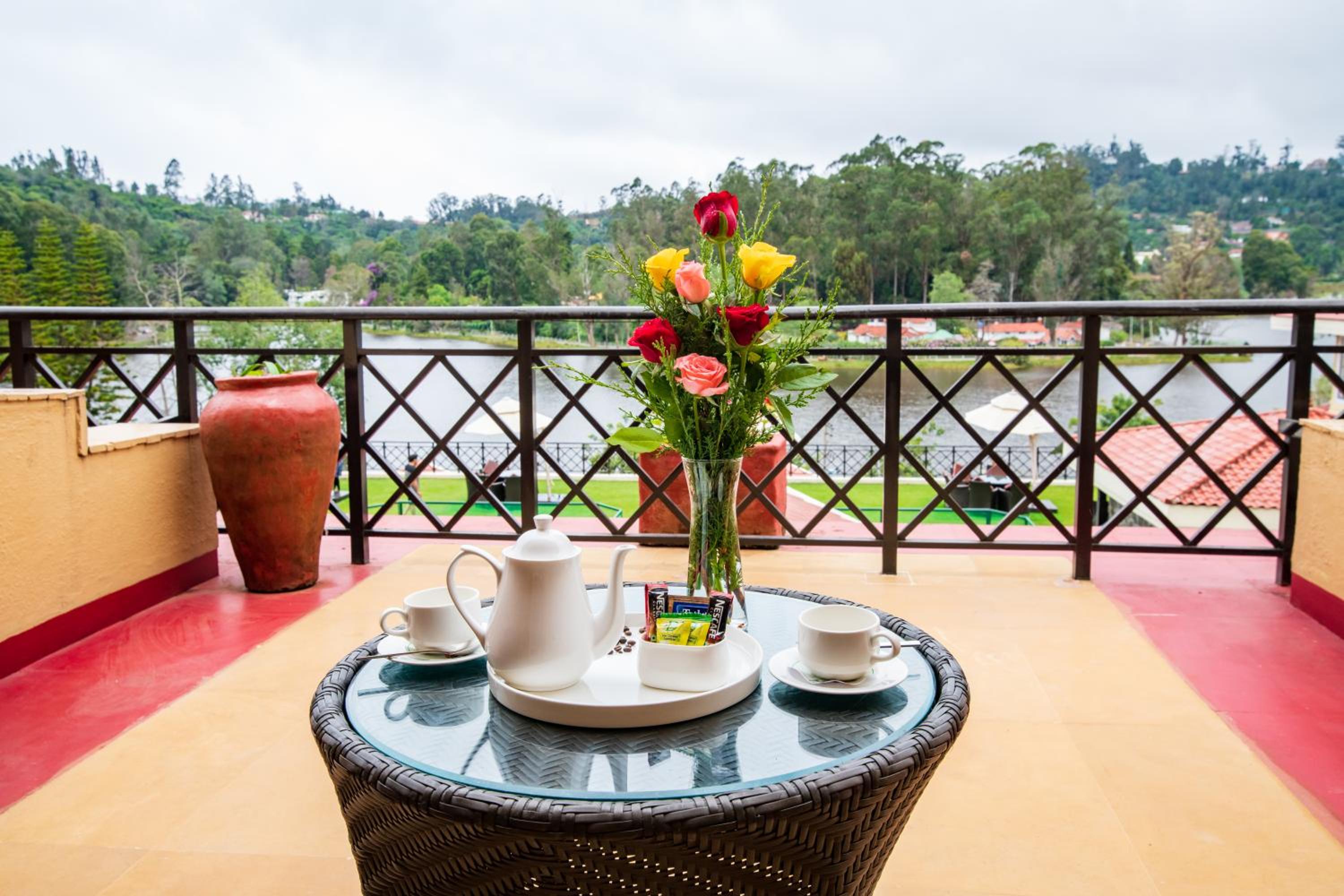 Deluxe Room Lake View with Balcony ALL GIRLS  Package photo 2