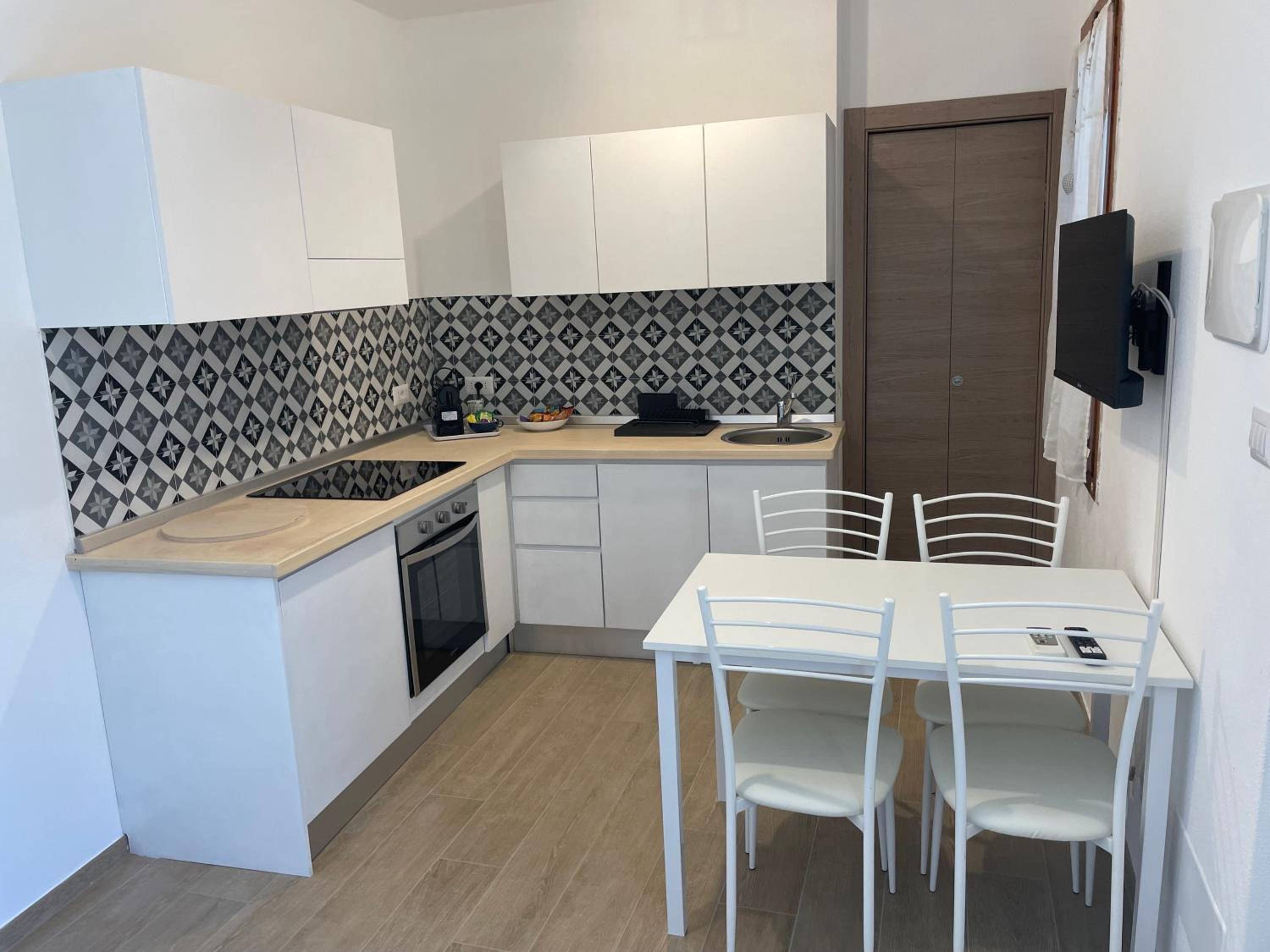 Apartment with Terrace photo 2