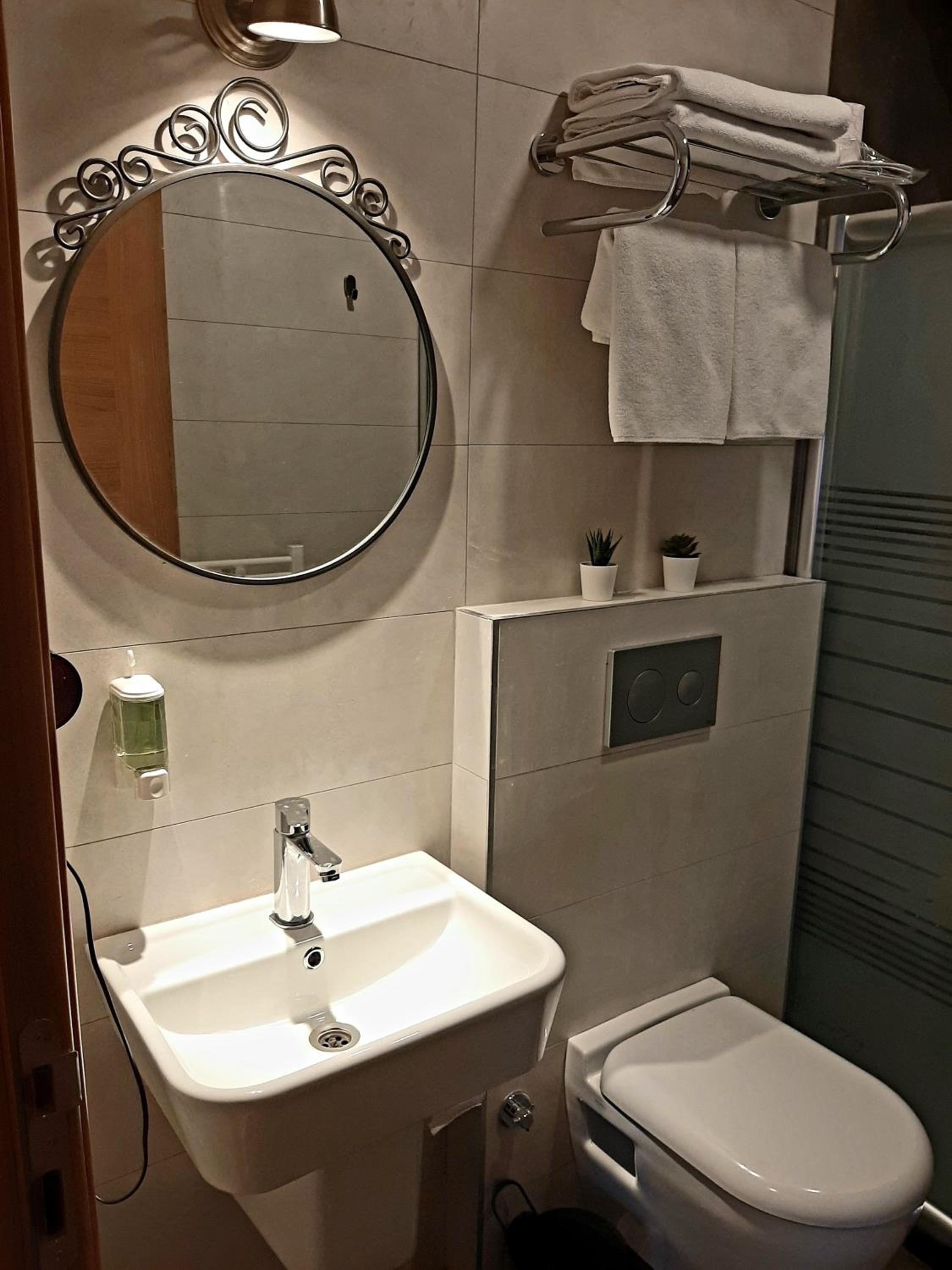Deluxe Double or Twin Room photo 2