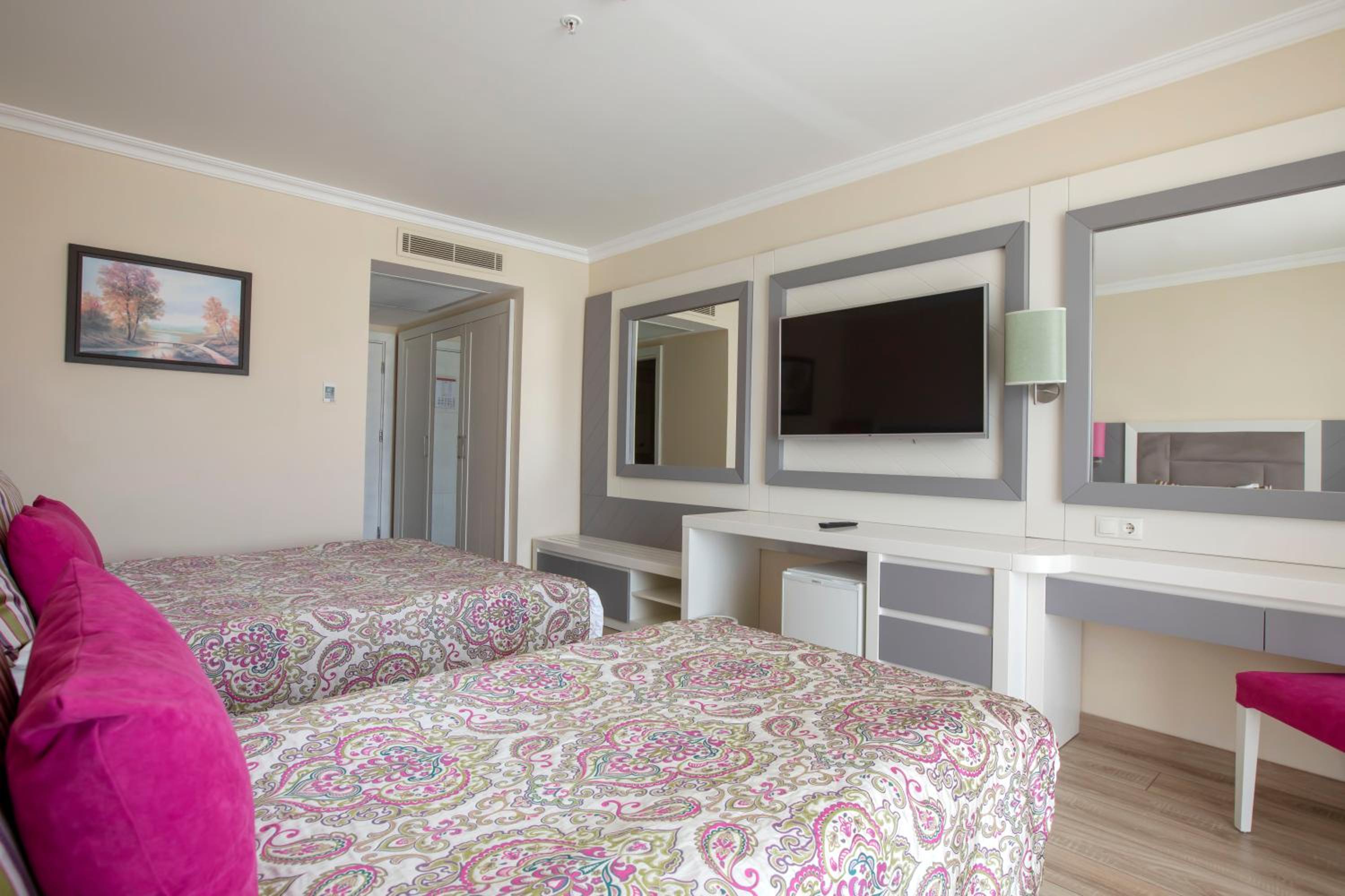 Standard Sea View Room