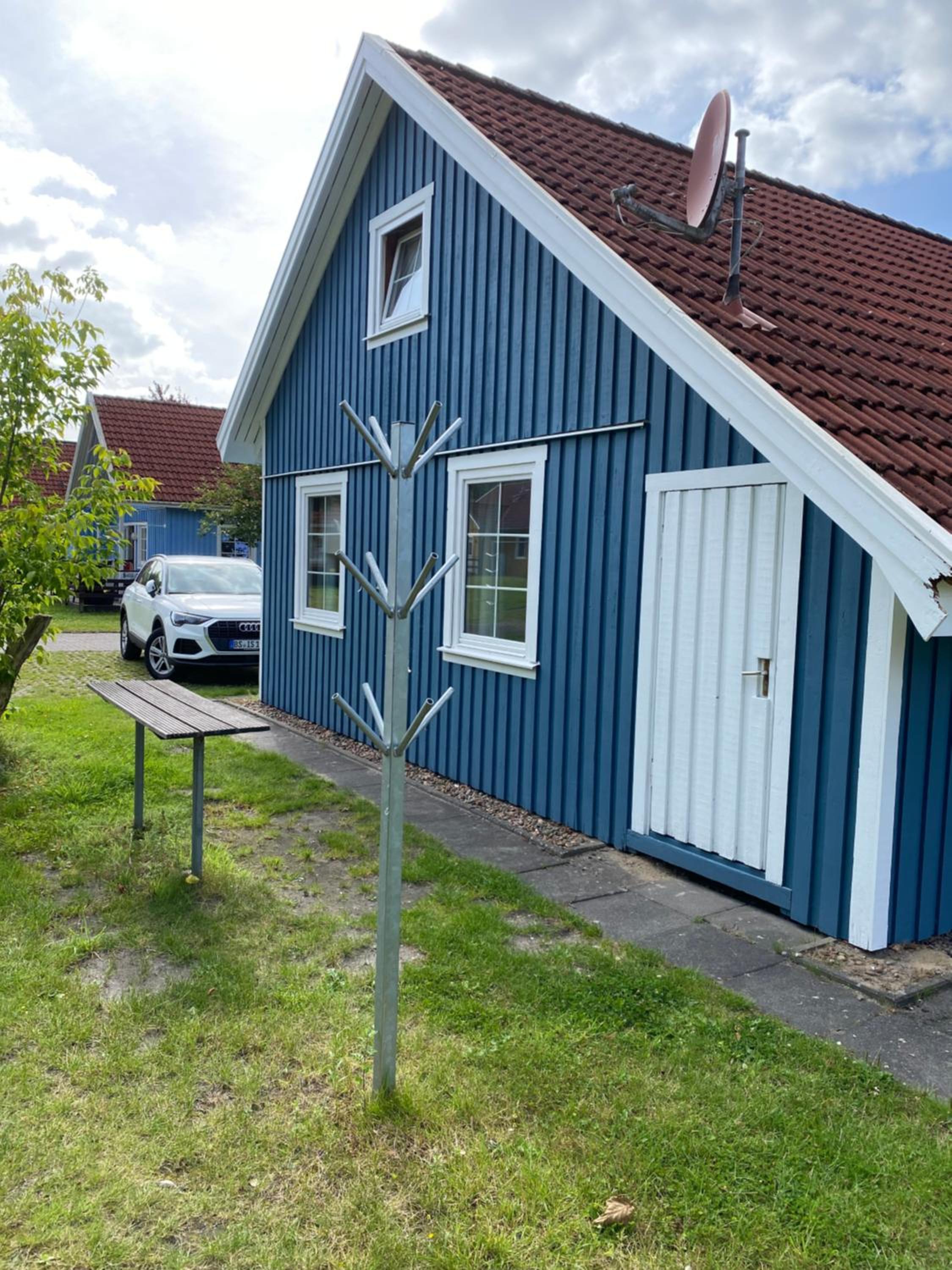 Three-Bedroom House photo 2