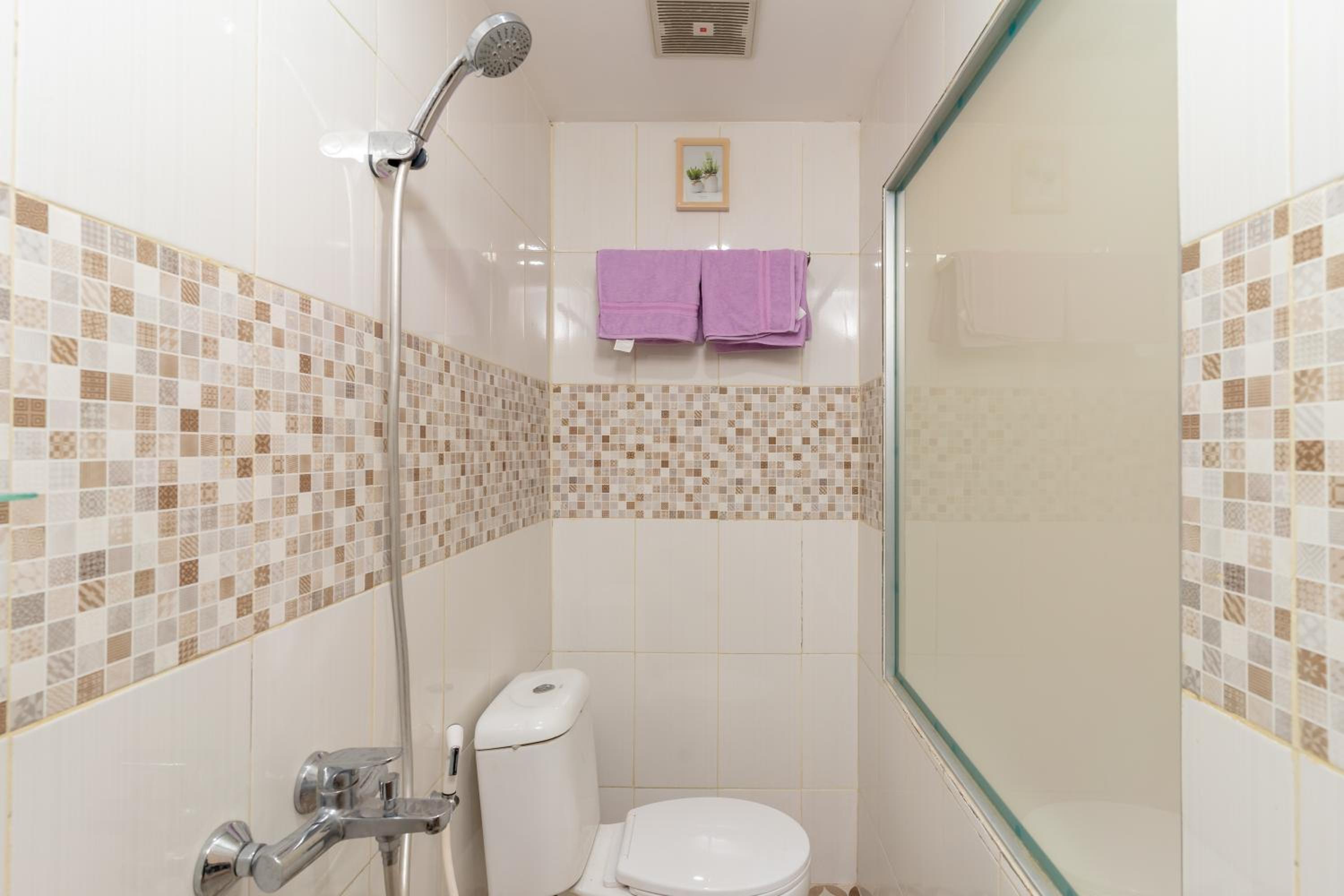 Double Room - Photo 8