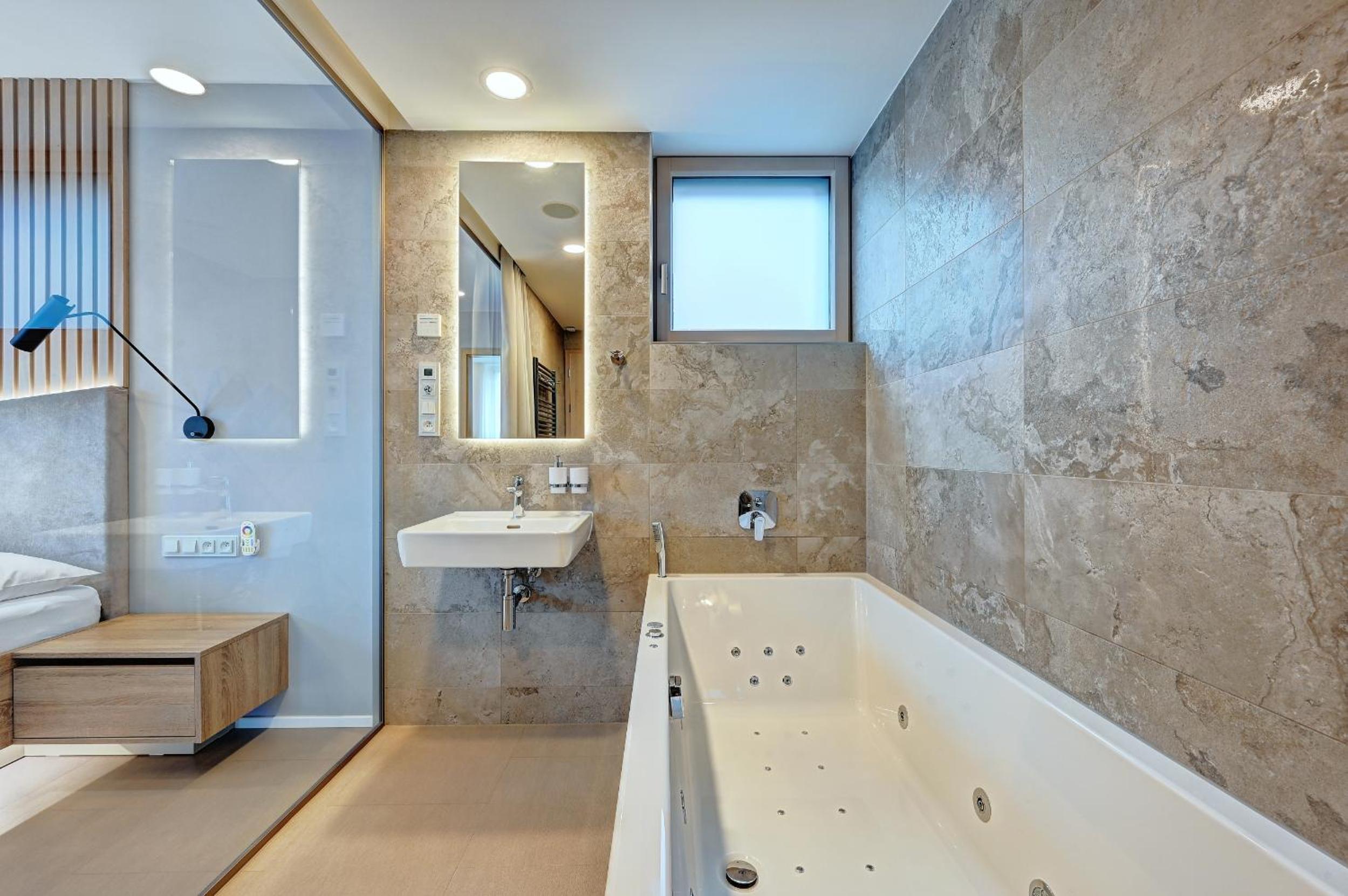 Triple Suite with Spa Bath photo 3