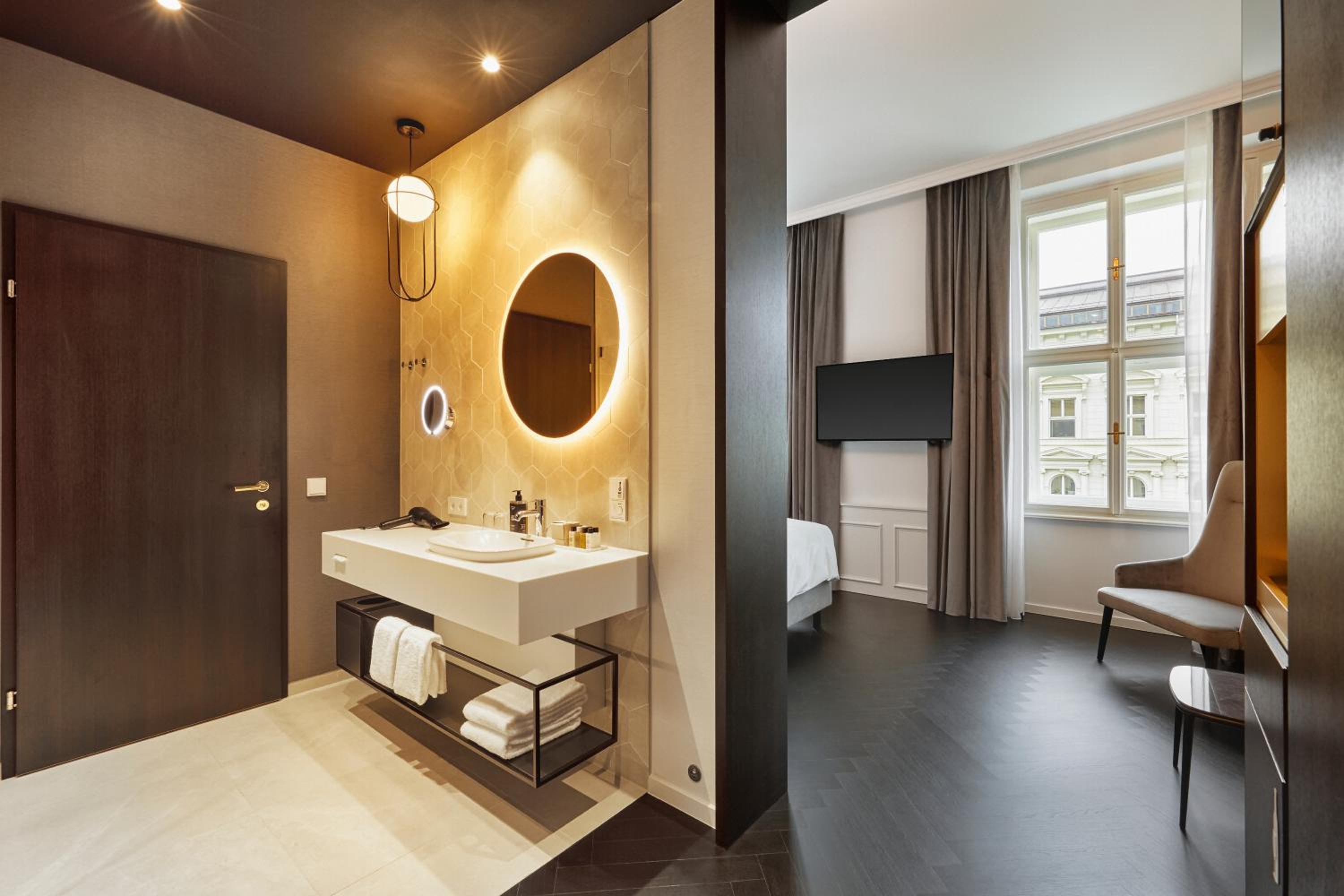 Deluxe Double Room - Photo 6