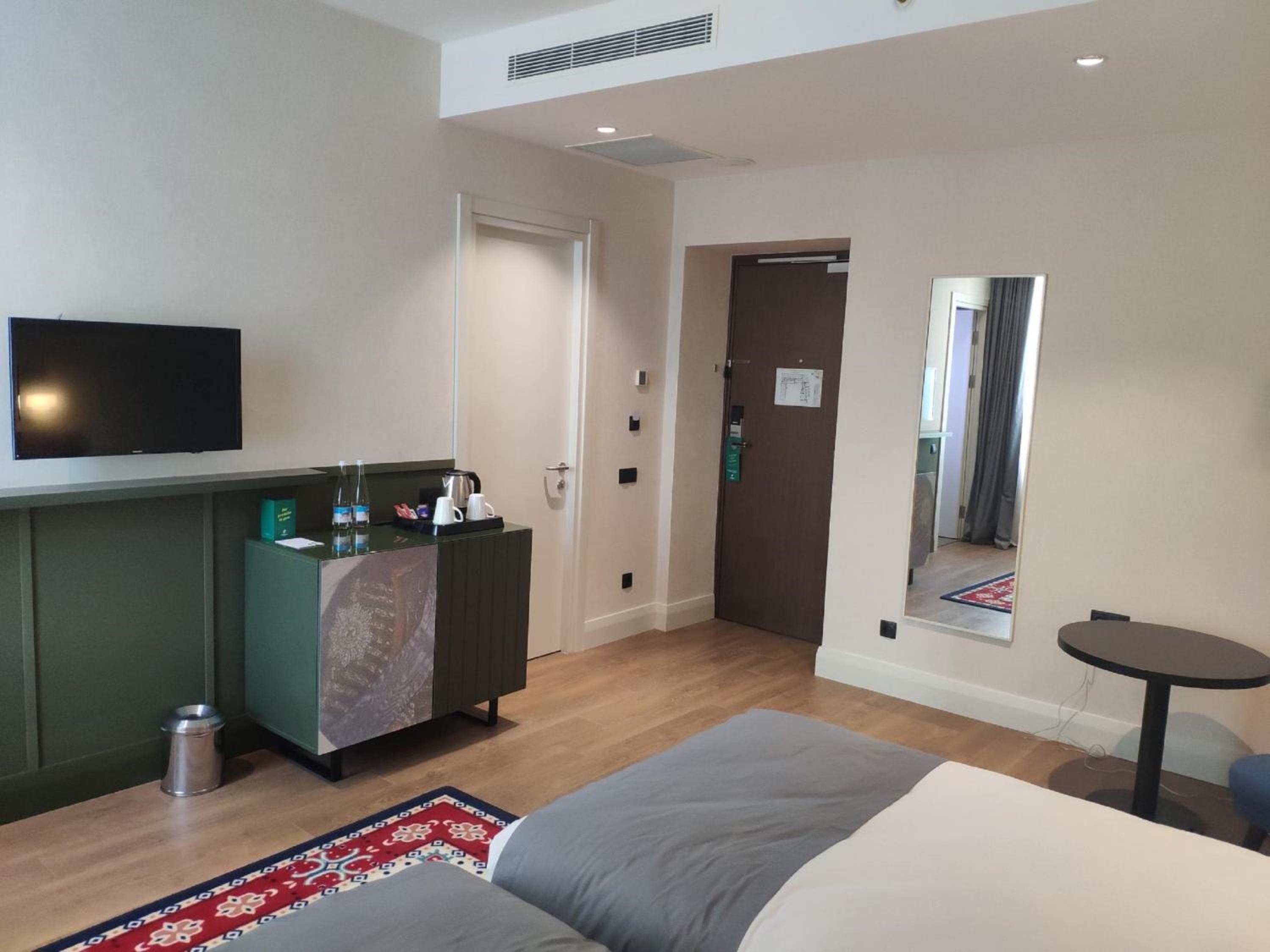 Standard Twin Room - Photo 1
