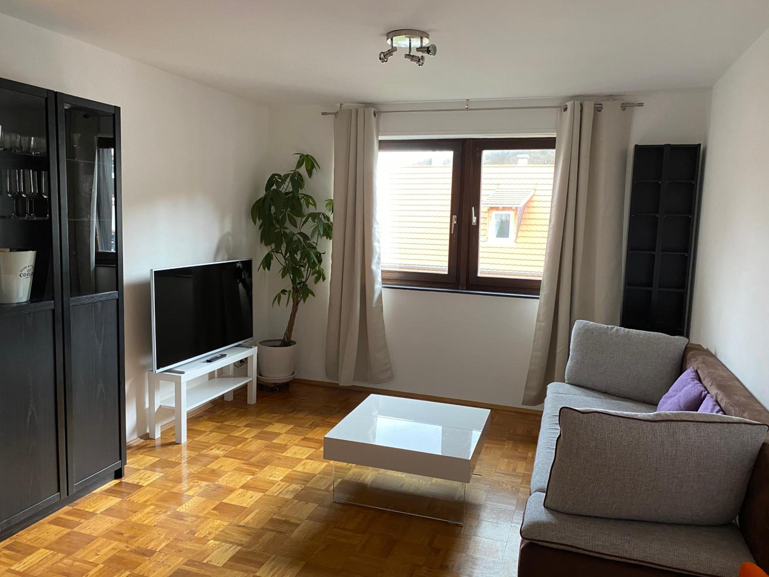 One-Bedroom Apartment photo 1