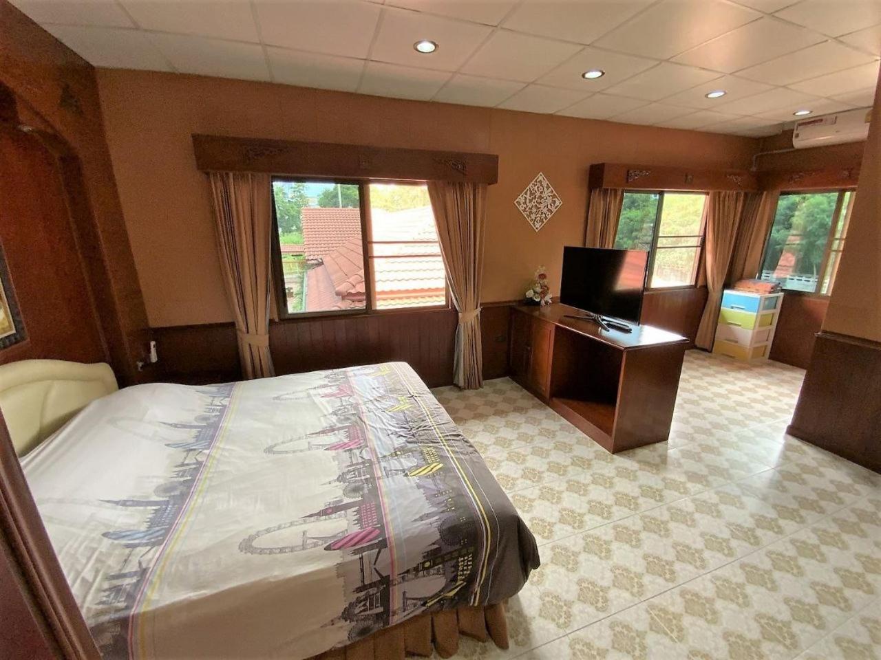 One-Bedroom Suite photo 2