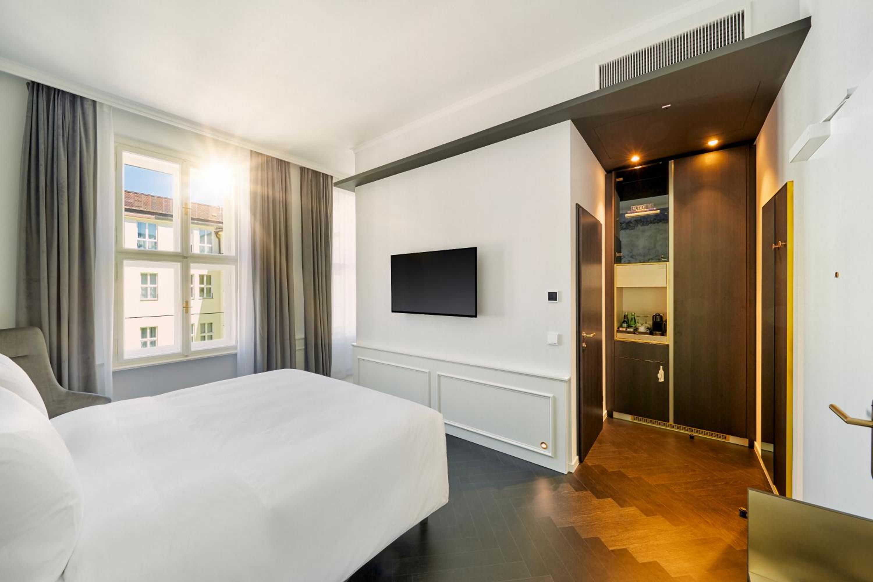 Superior Double Room - Photo 1