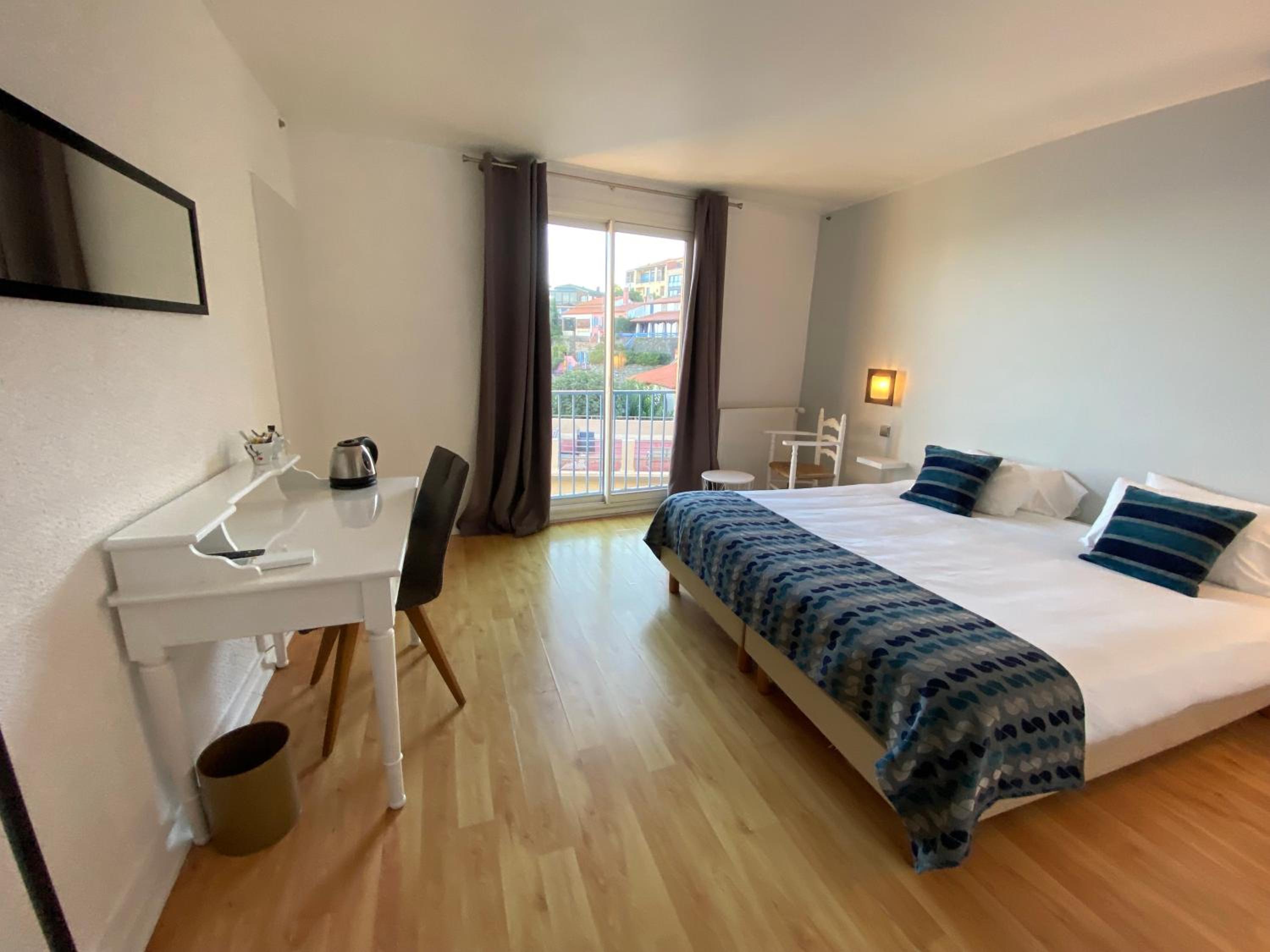 Double Room With Sea View - Photo 2