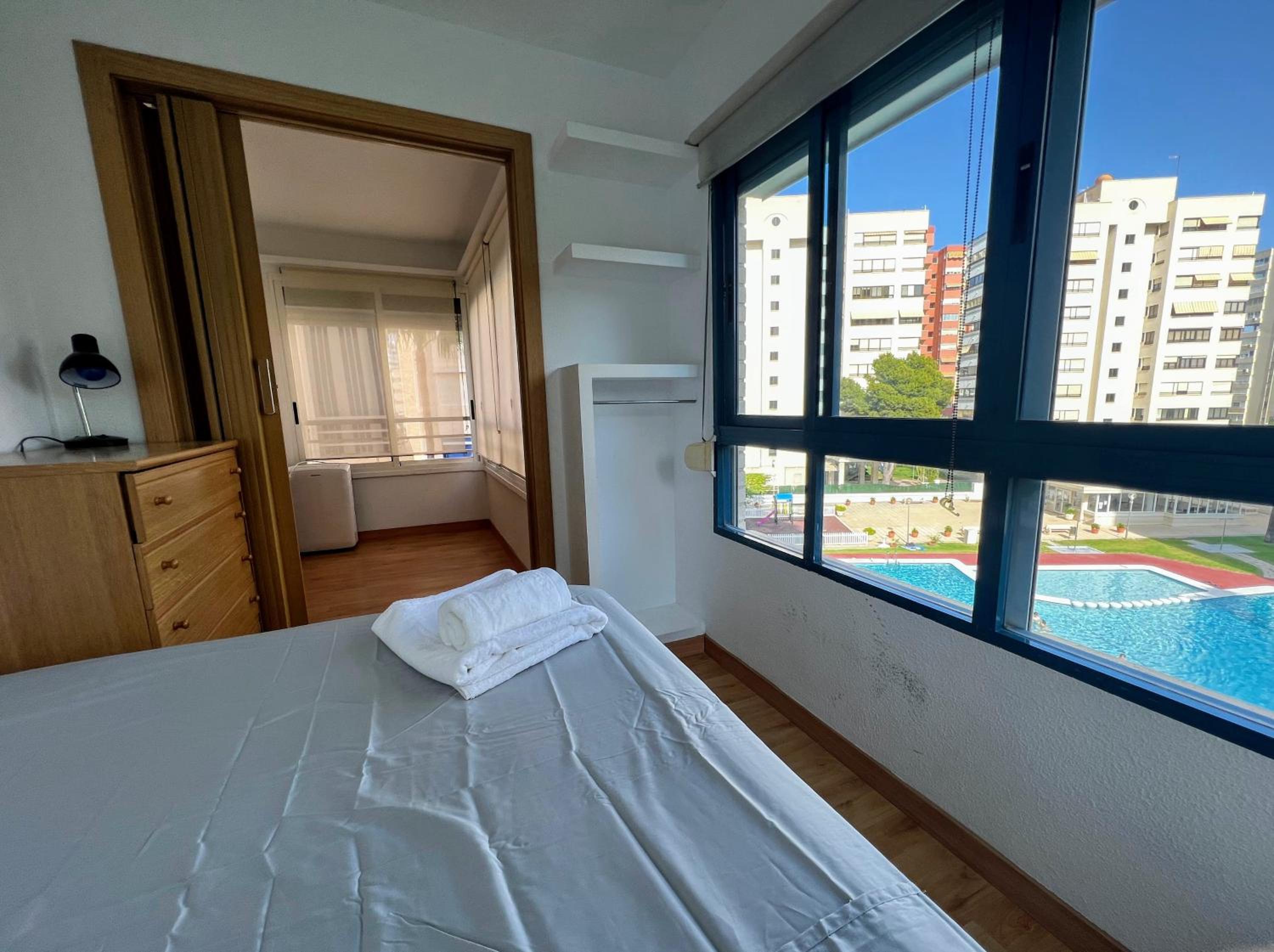 Apartamento con vista a la piscina
