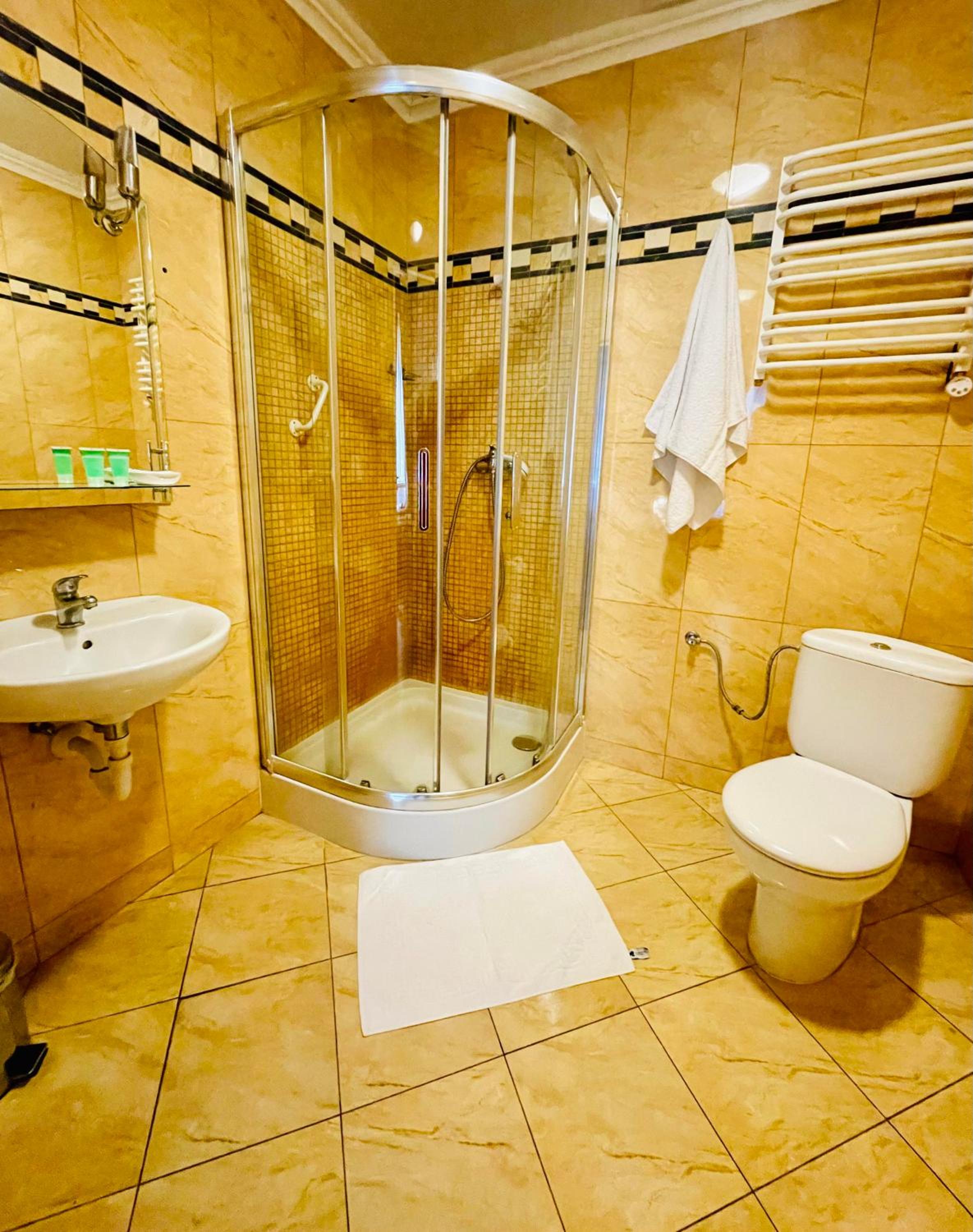 Twin Room - Photo 5