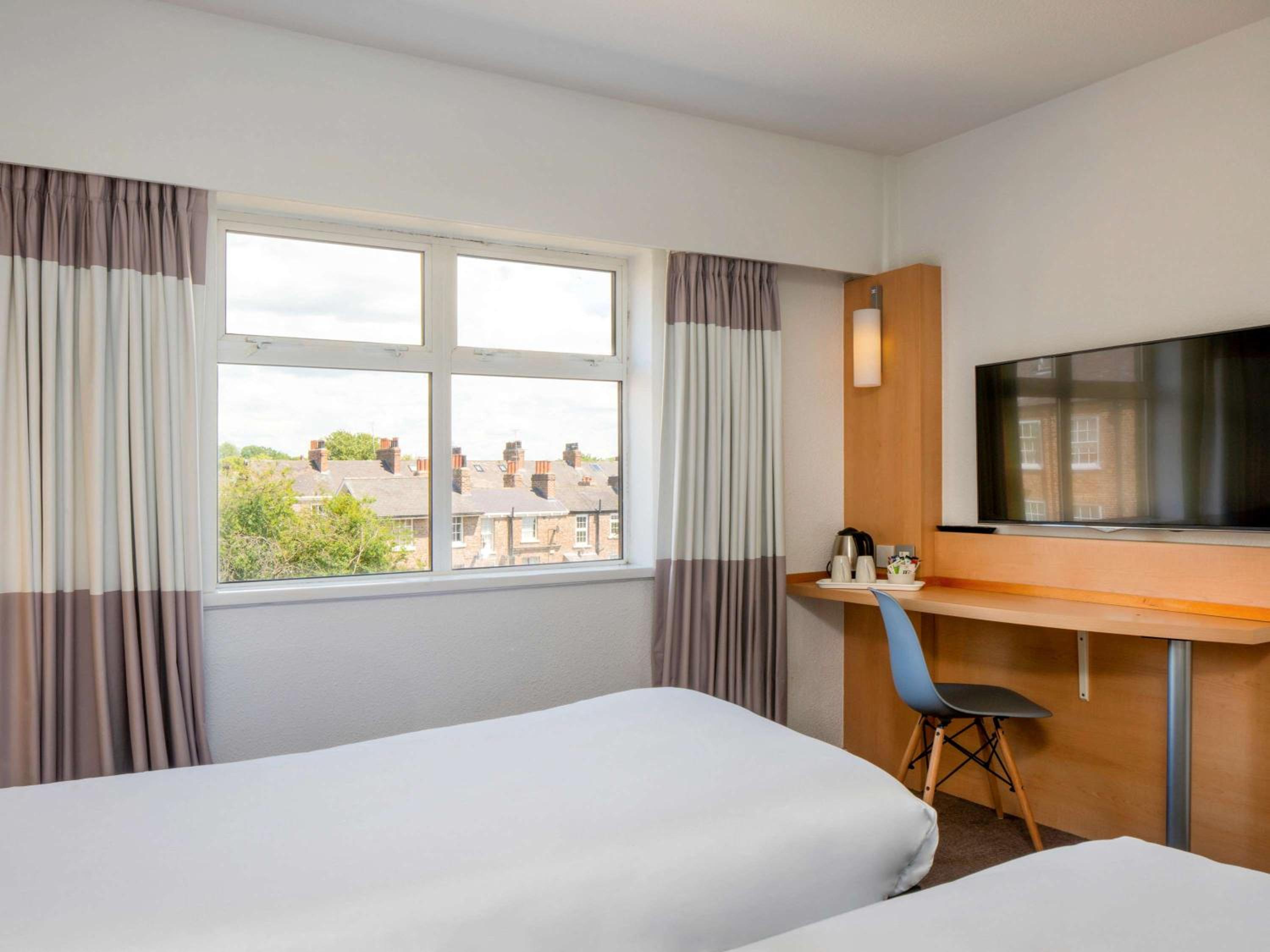 Twin Room - Photo 2
