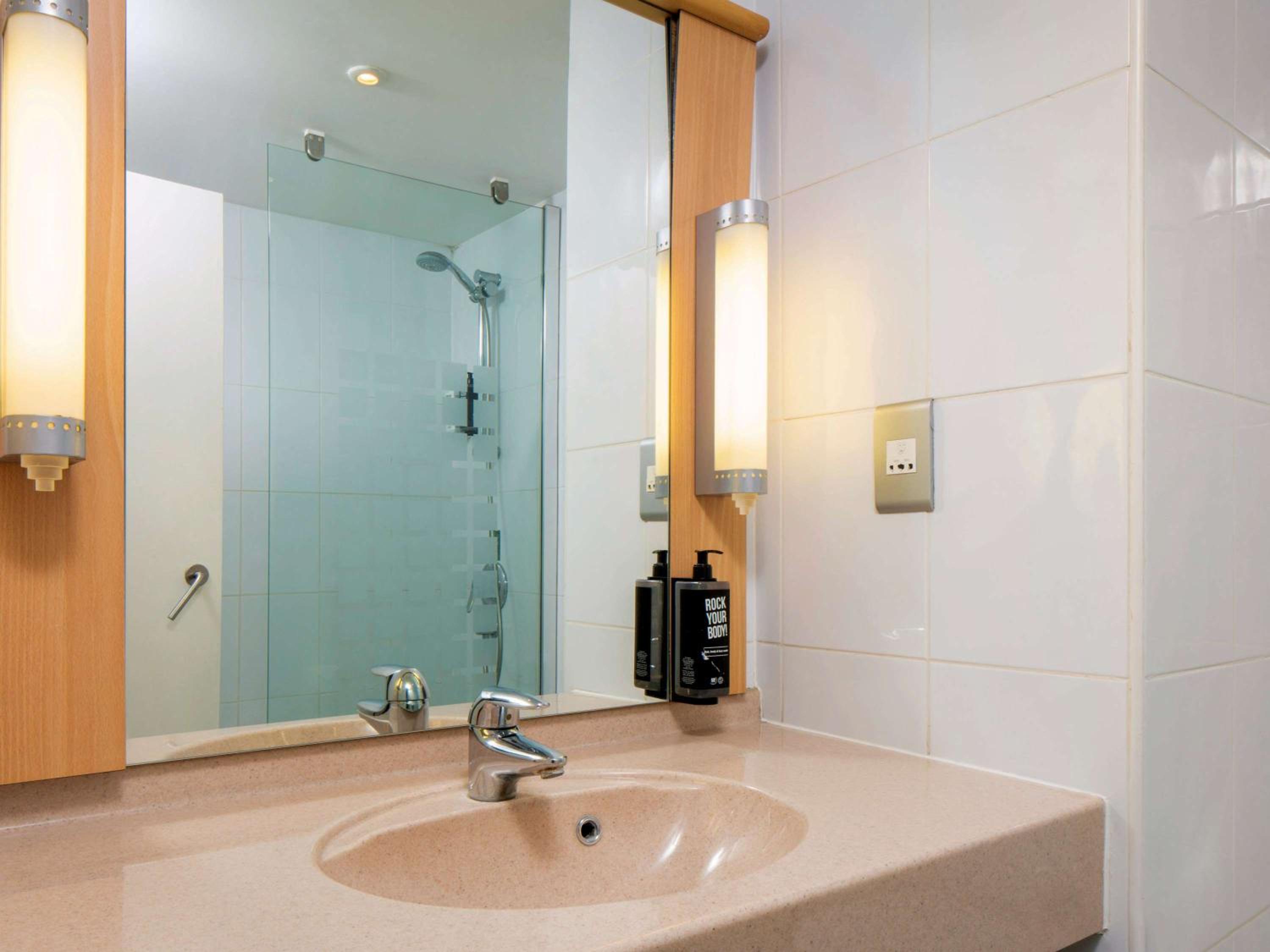 Double Room - Photo 6