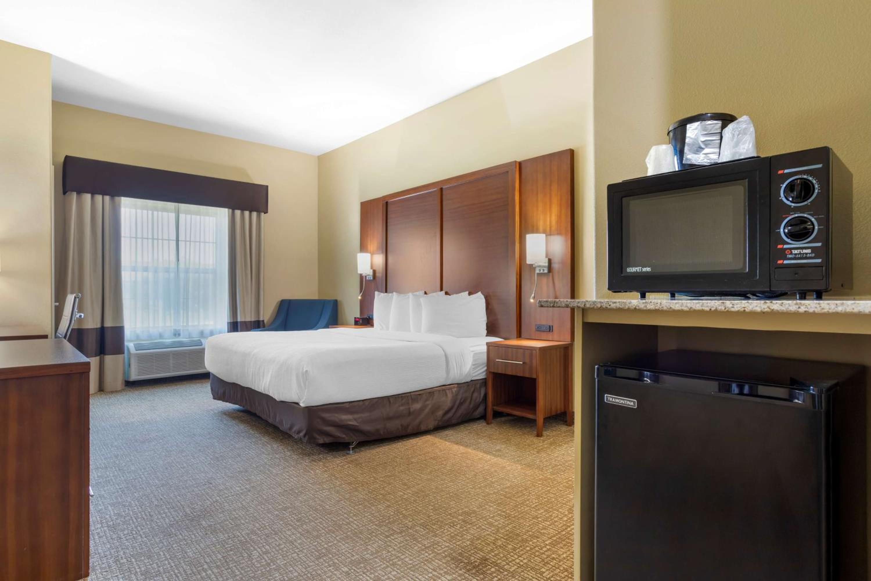 King Room - Disability Access - Photo 3