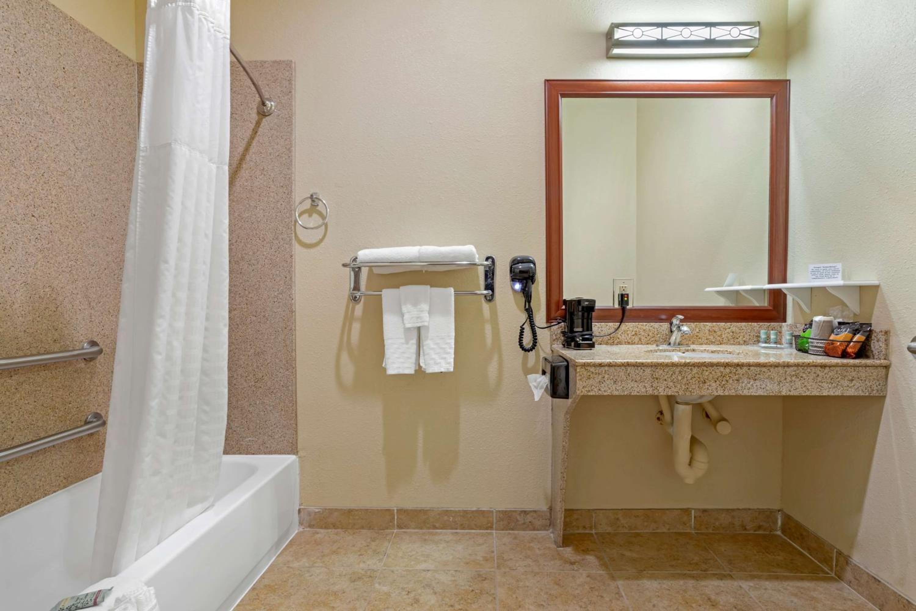 King Room - Disability Access - Photo 2