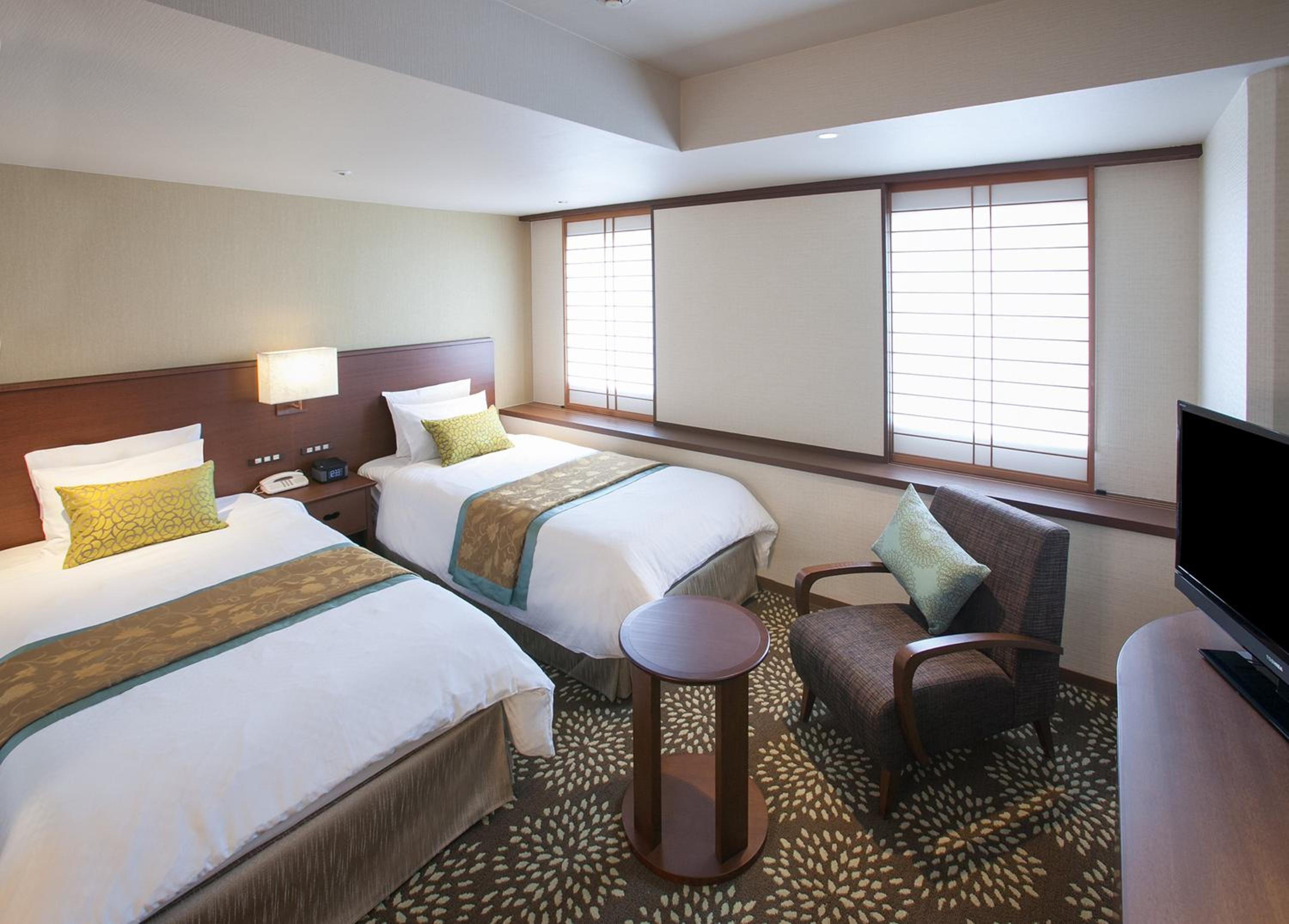 Premium Twin Room photo 2
